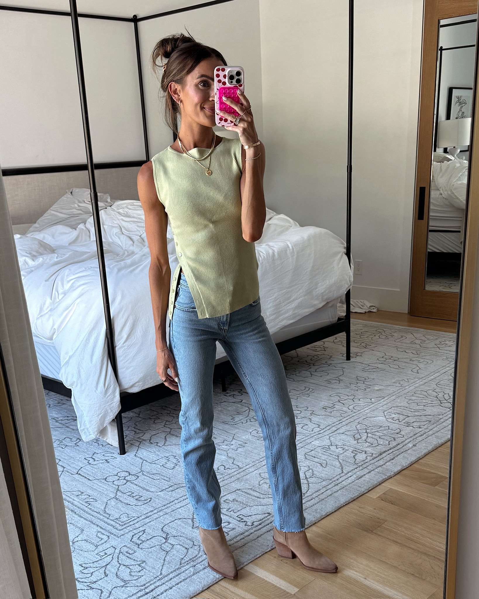 the asymmetrical cut on this top is SO flattering! 💚 use code AFLAUREN for 15% off 👏🏻

#LTKSaleAlert