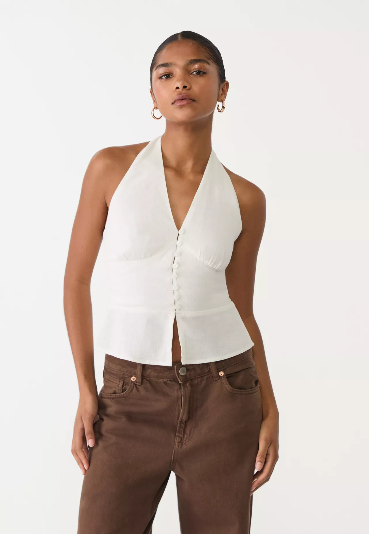 Linen blend halter top with buttons | Stradivarius (UK)