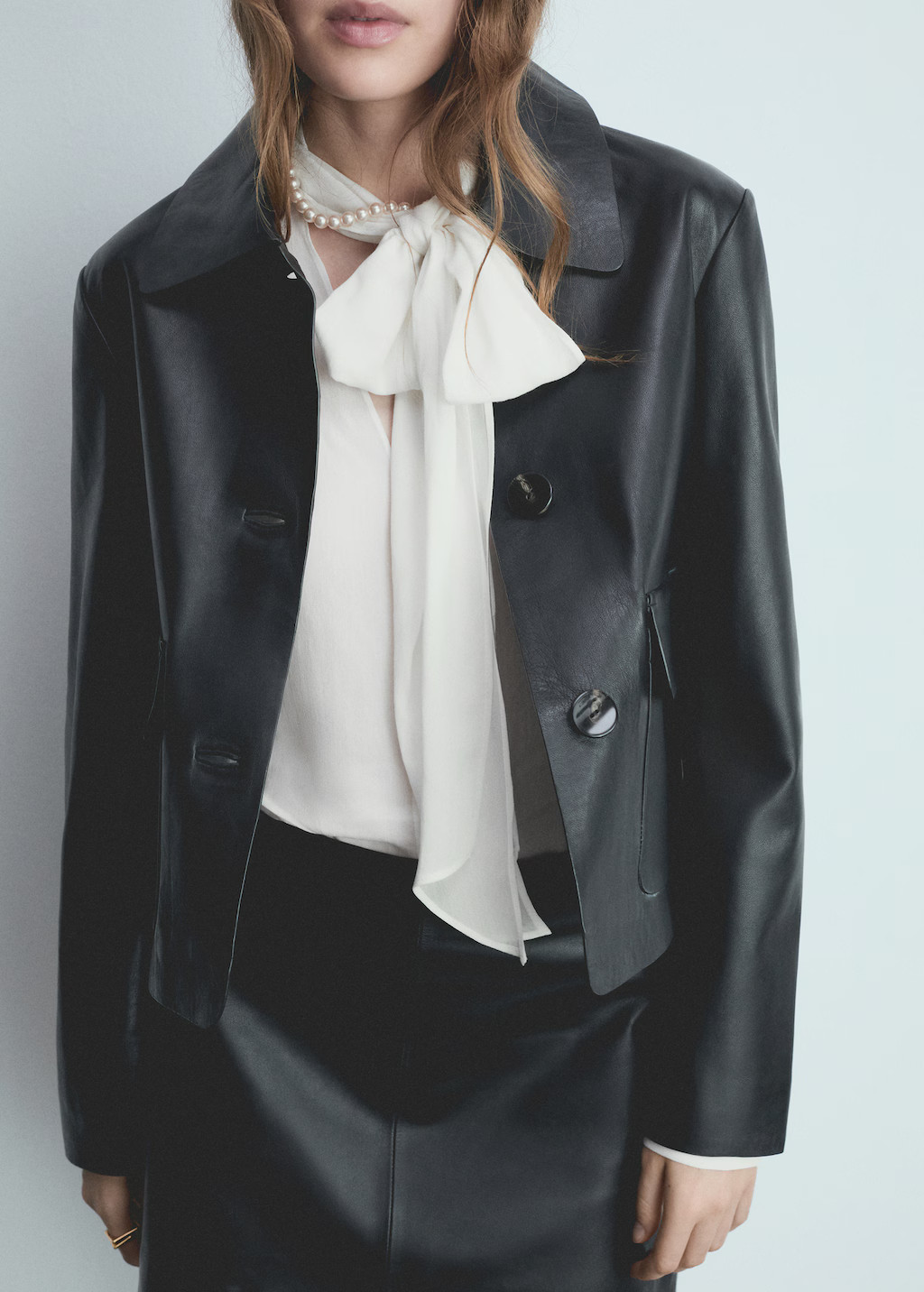 Neck lace blouse | MANGO (UK)