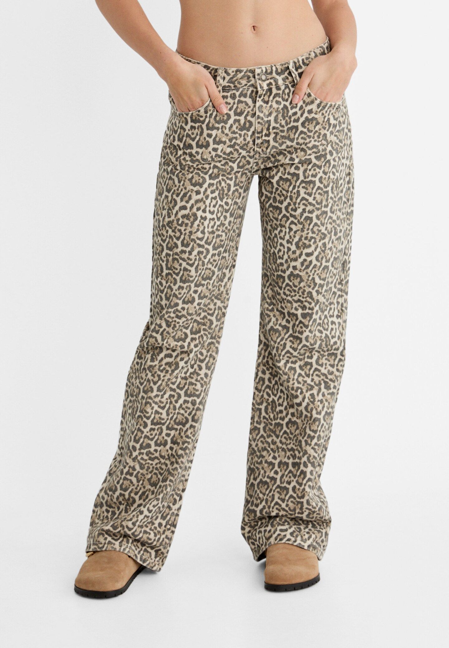 Straight leopard print trousers - Women's Trousers | Stradivarius United Kingdom | Stradivarius (UK)