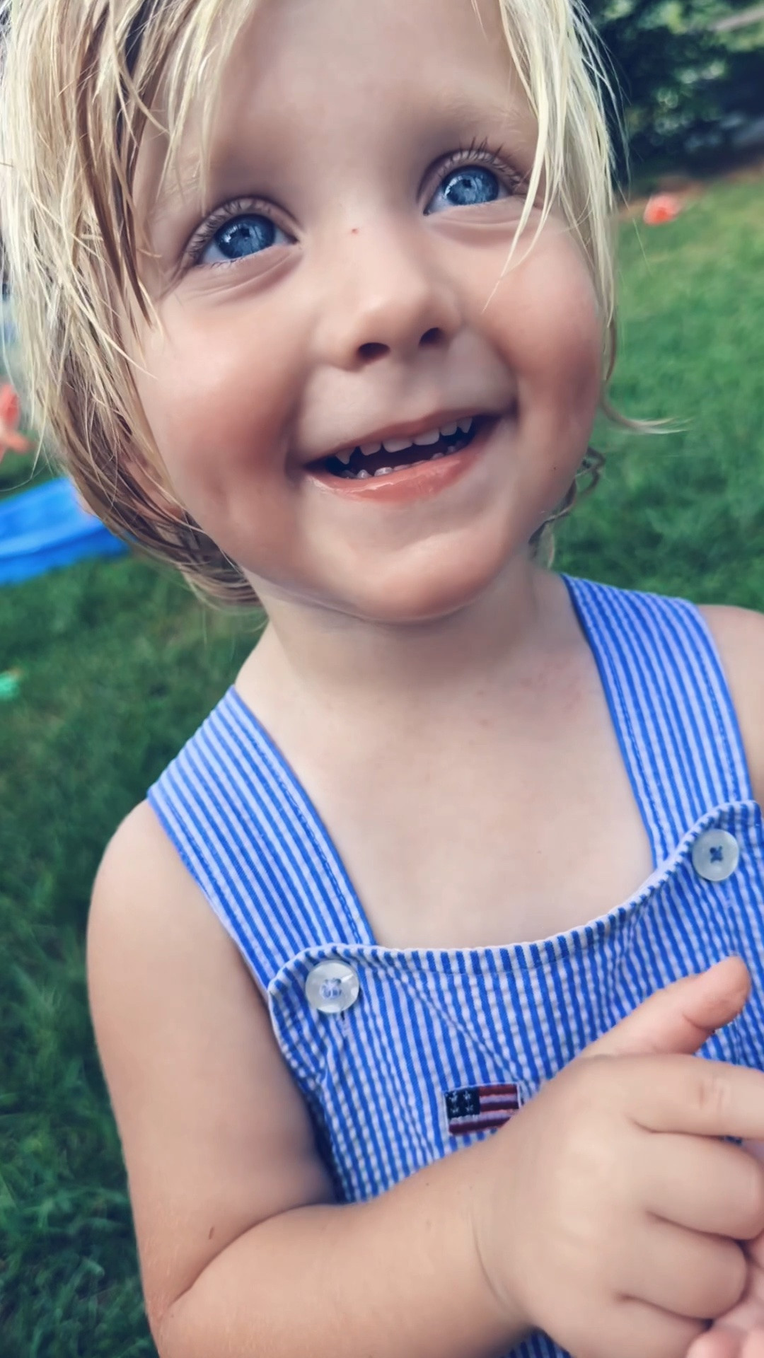 And this cutie found his very own whittle ladybug 🐞 and I CANNOT get over how stinkin’ cute 🥰 his whittle voice is!!! 🥹😭 “So cute! Look! So cute daddy!!” I melt!!! 🤭