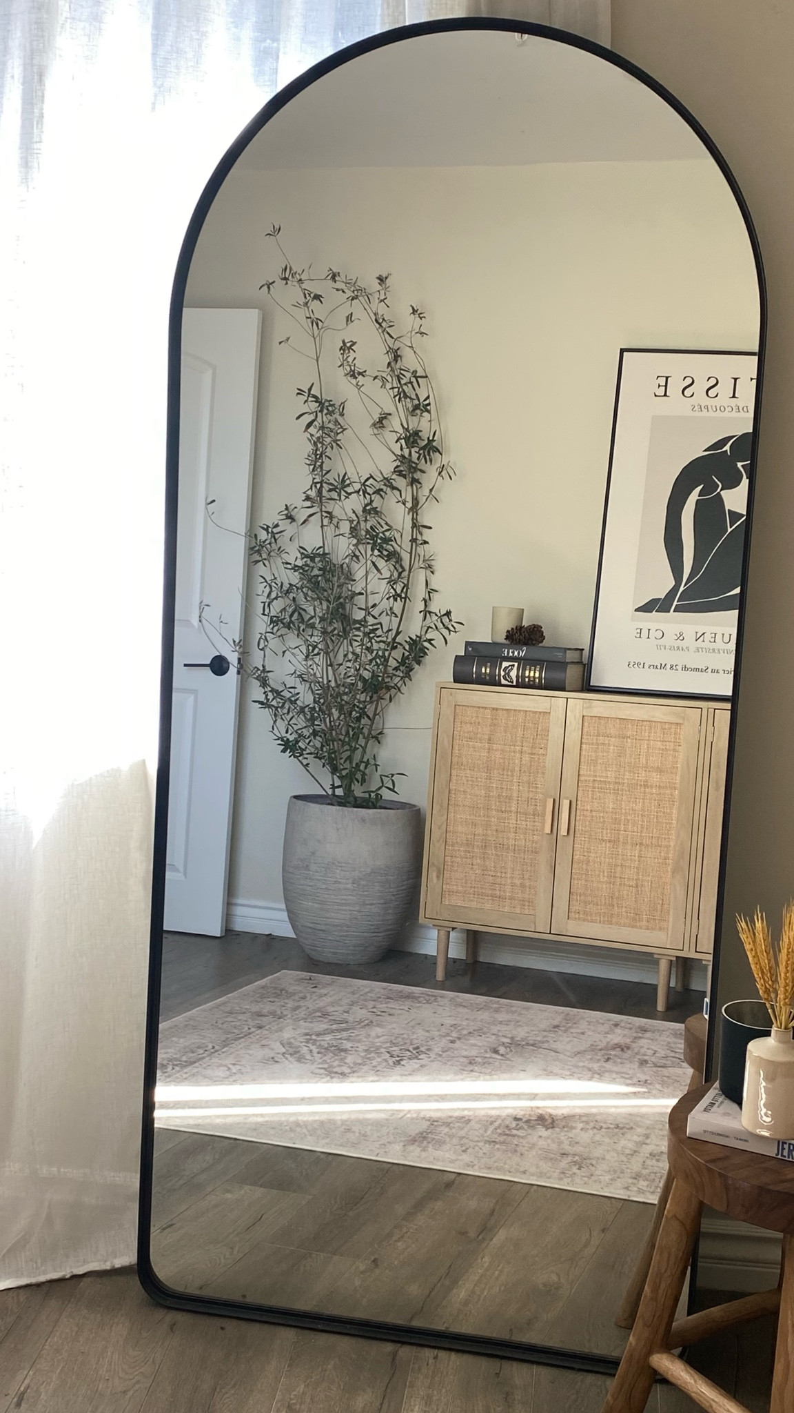 Mirror + rug links
DANIELLEESTHER10

#LTKhome