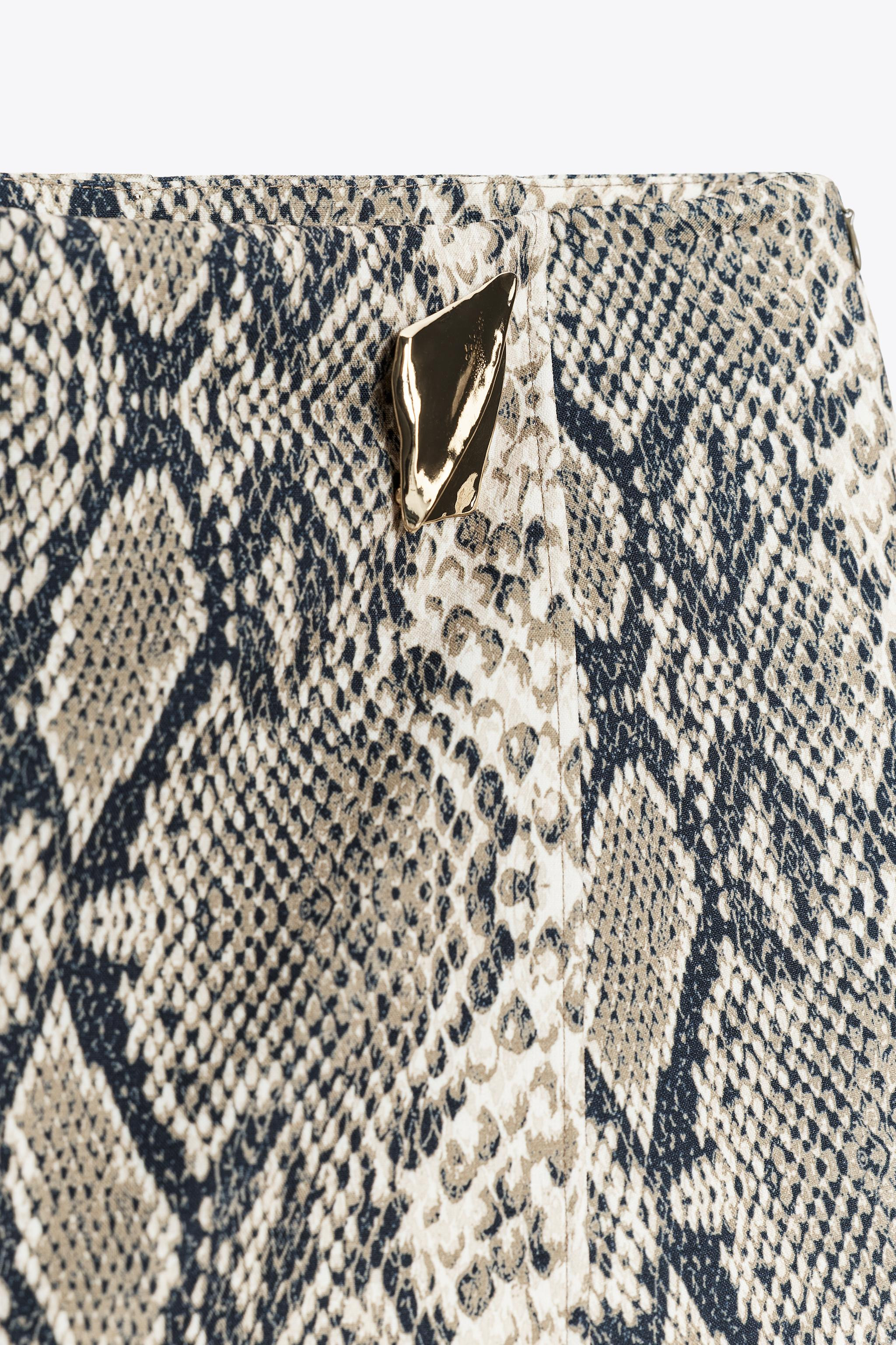 ASYMMETRICAL CULOTTE SKIRT WITH APPLIQUE | Zara US