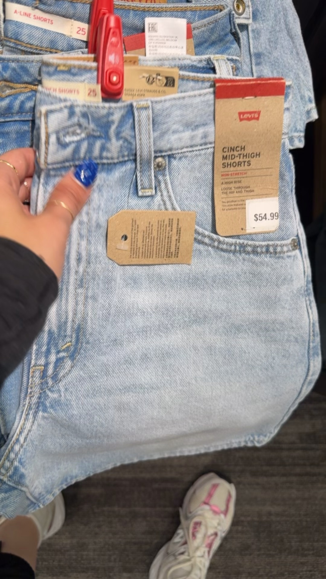 Levi’s cinch shorts 👏🏼🫶🏽


#LTKootd #LTKMidsize