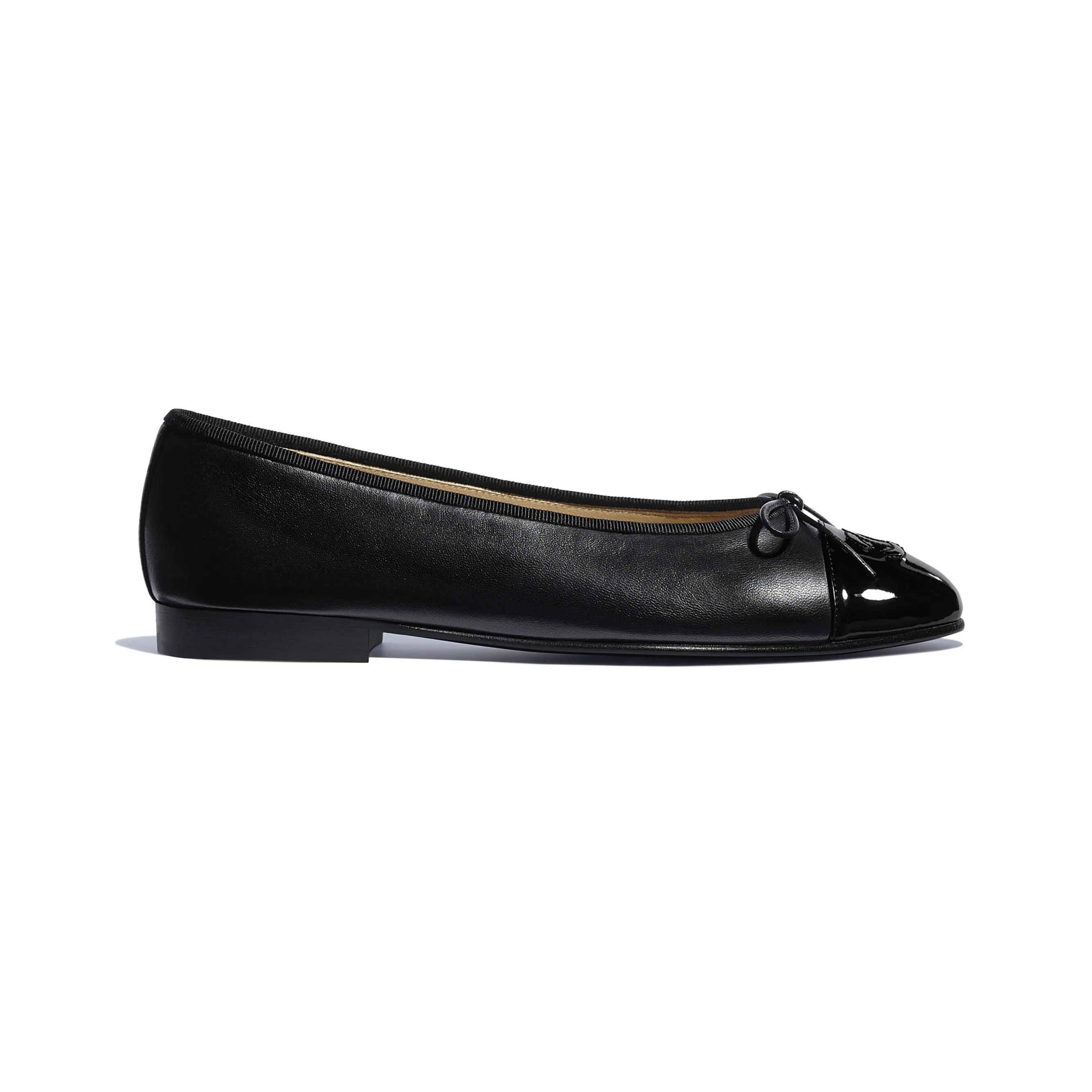 Ballet flats

            
		Lambskin
	
		Light Pink & Dark Pink | Chanel, Inc. (US)