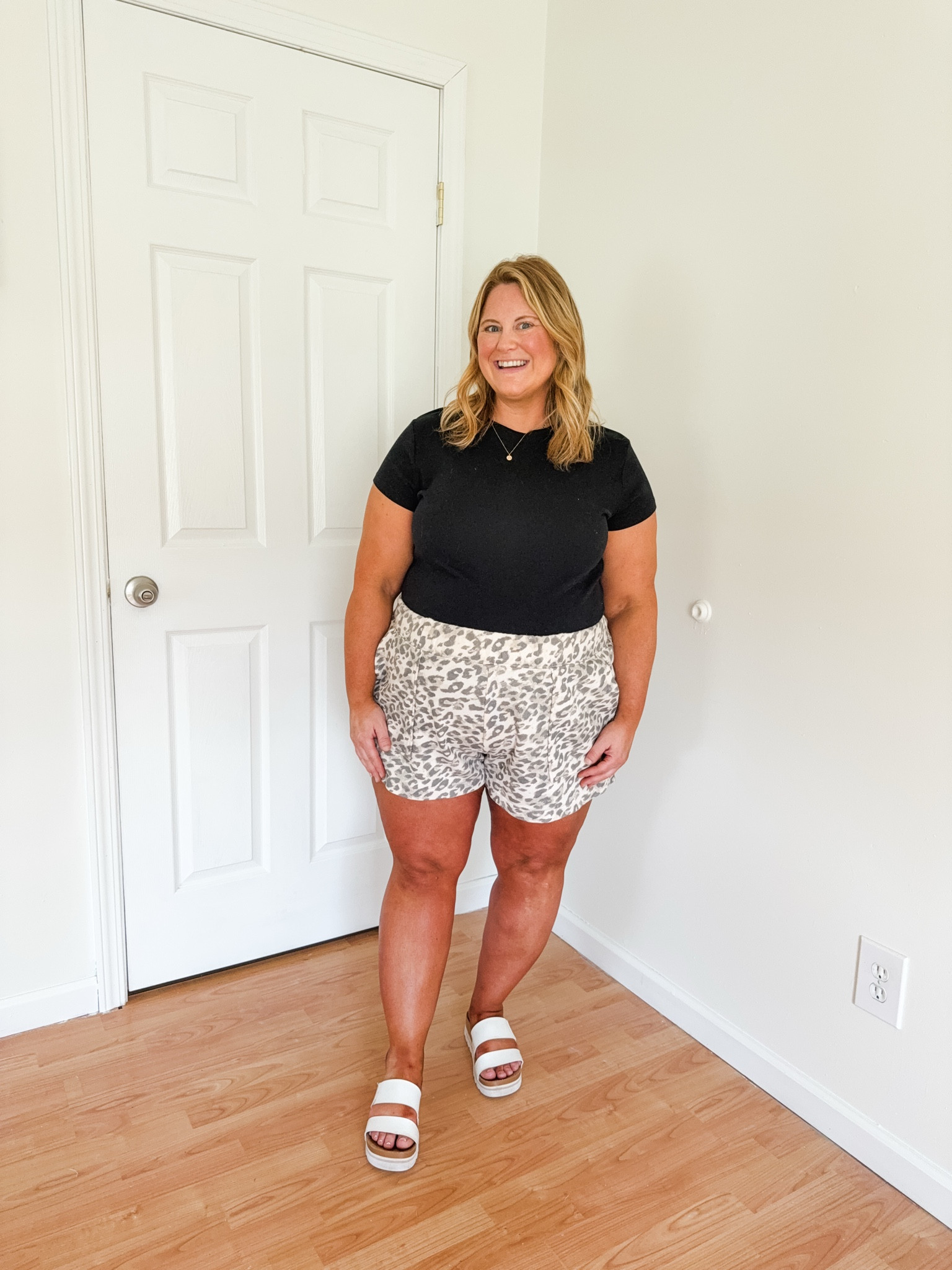 Wearing an XL in my tee and shorts.

#LTKBump #LTKSaleAlert #LTKMidsize