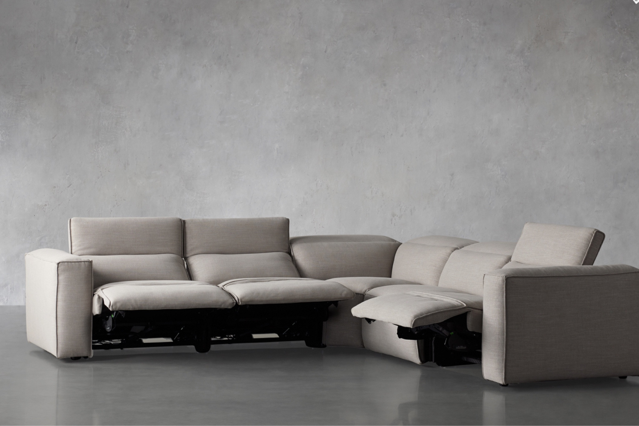 I love this motion sectional from Arhaus. 

#LTKsalealert