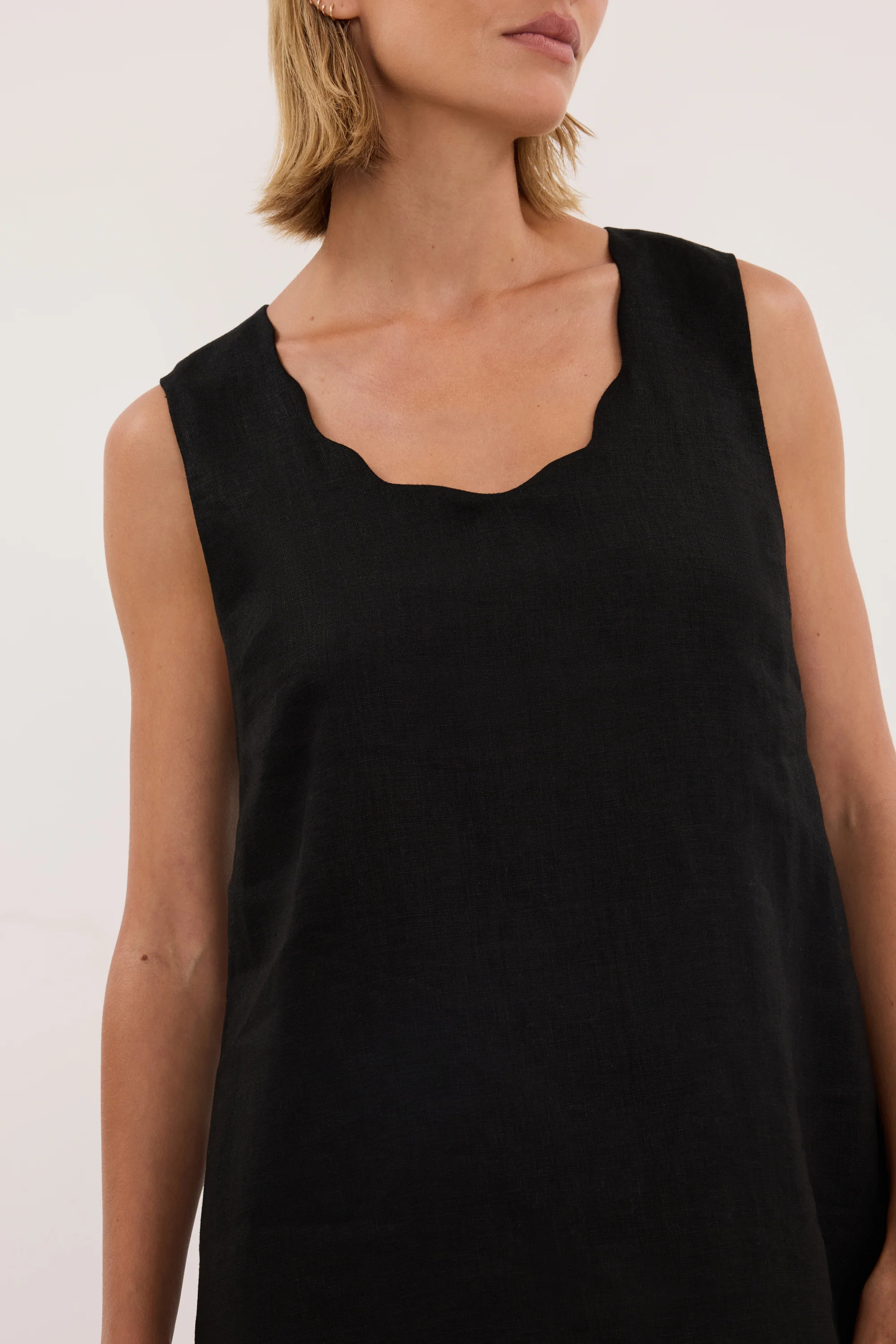 LELA BLACK LINEN MINI DRESS | DISSH