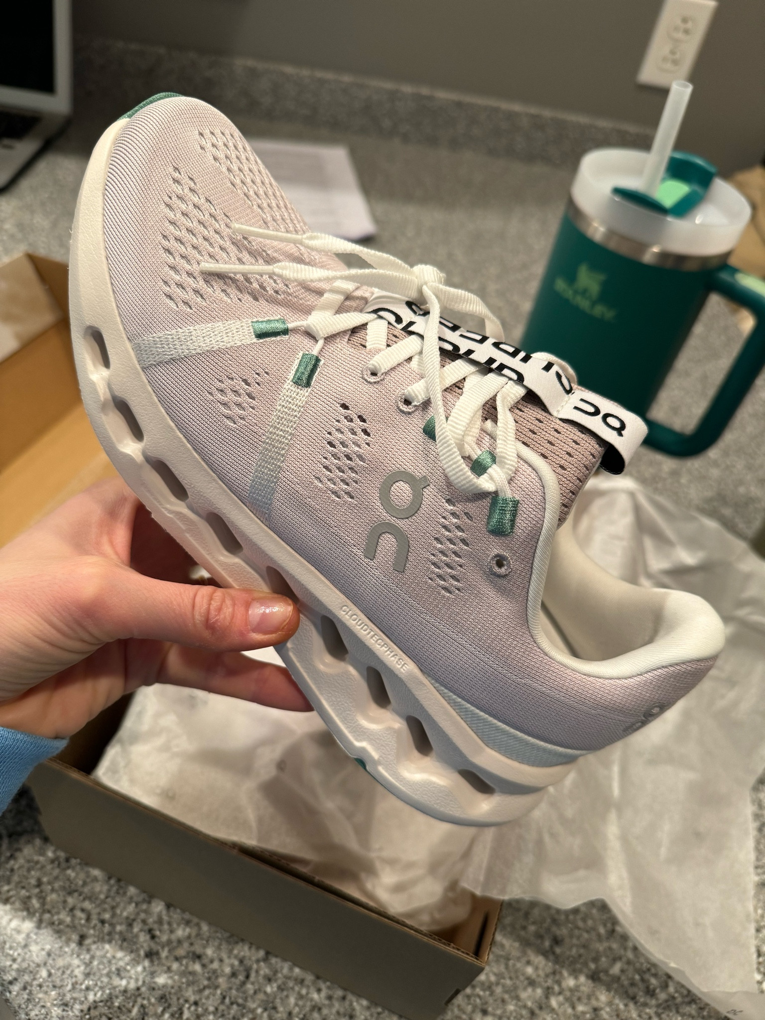 Literally OBSESSED. these are the comfiest sneakers I’ve ever had 🙌🏻💚 #onsneakers #oncloudsneakers #everydaysneakers #runningsneakers #womenshoes

#LTKfitness #LTKstyletip #LTKshoecrush
