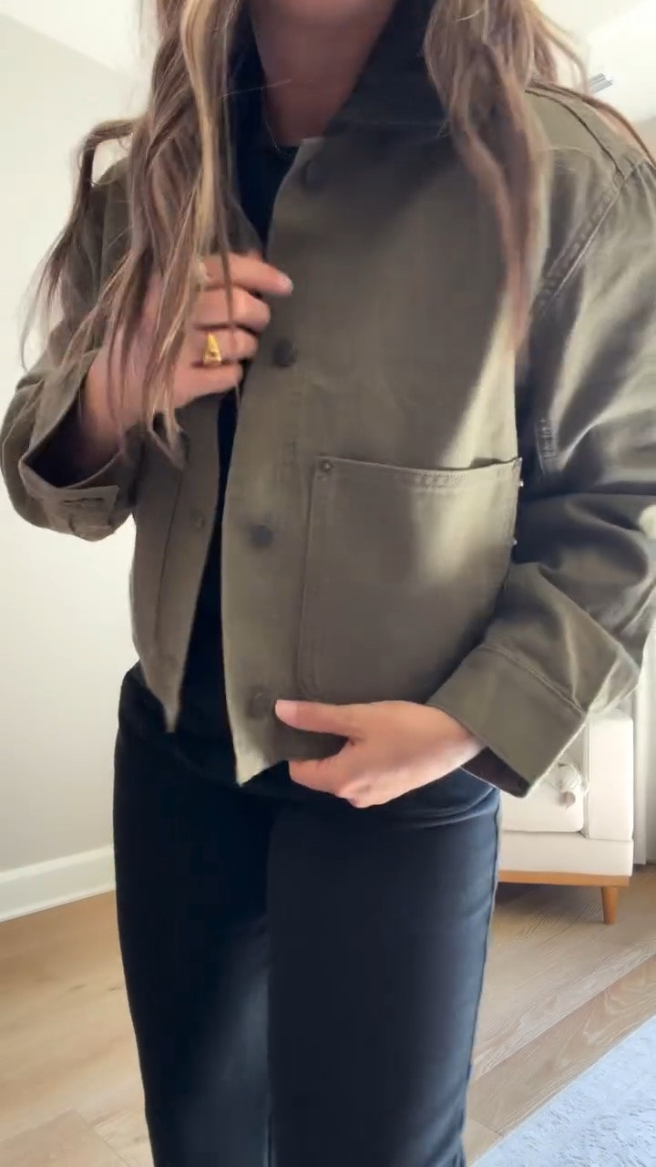 Are we fans of the barn jacket?! 🫶🏼 let me know your thoughts below! 💕

I am loving the style and fit of this one from @silverjeansco // wearing size medium // this lounge set has definitely gotten its wear over the last year too // highly recommend ✨