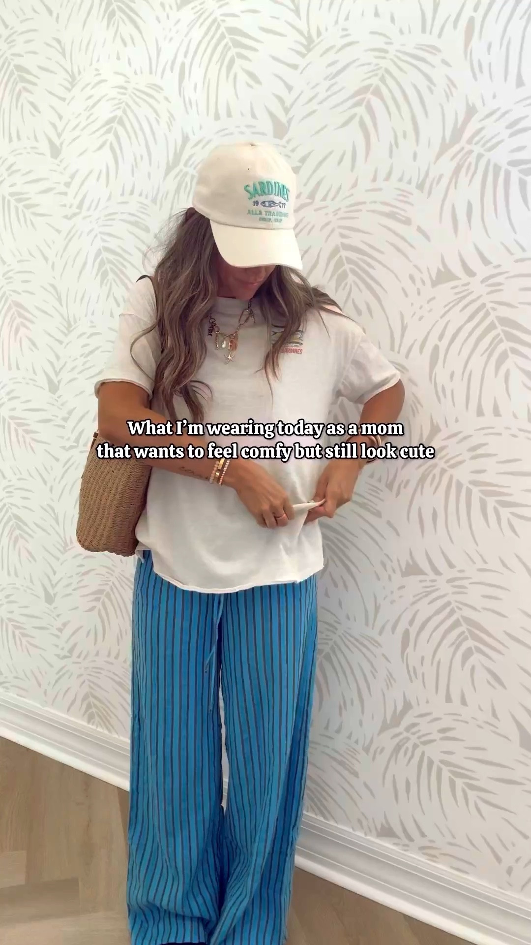 Outfit of the day!! XS in both. I prob should’ve gotten the short in the pants.. they’re huge but I LOVE EM 😜💙 tee rubs super super big too.. up to you how oversized you want both! 


Vacation outfit
Beach outfit
Florida style 
Mom outfit of the day 
Striped pants
Comfy outfit
Aerie 
Aerie real
What to wear
Spring break
Summer outfit 