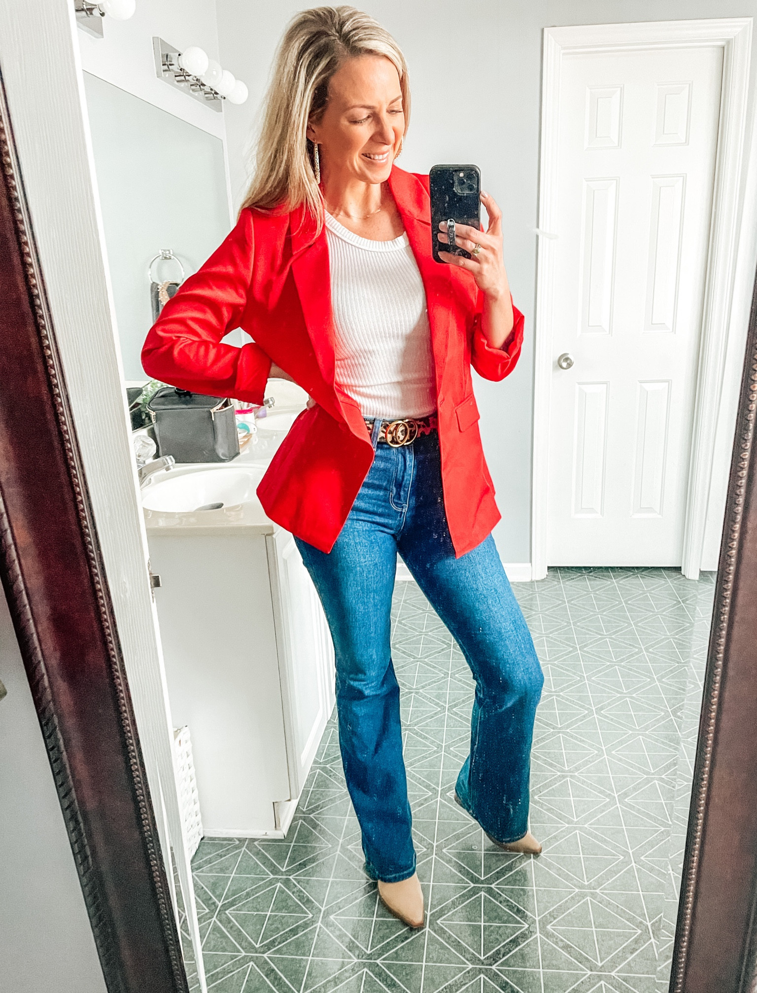 Valentine’s Day outfit, work outfit, blazer outfit, red blazer outfit, Valentine’s Day, date night, boyfriend blazer, jeans 

#LTKSeasonal #LTKsalealert #LTKworkwear