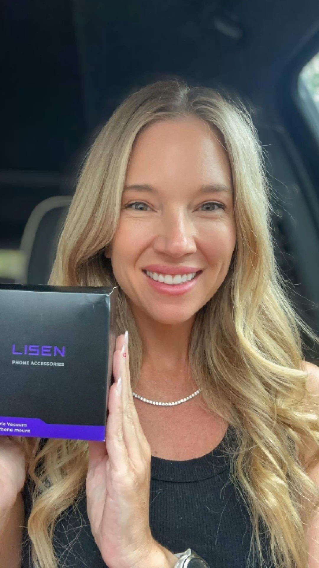 Holiday carpools, Target runs… this thing has survived all of it.
You tap it on and it grips by itself — no knobs, no suction drama, no mystery falling.
Finally a phone mount that feels simple, stable, and like it was actually designed for real life.

#LTKGiftGuide #LTKSaleAlert #LTKHoliday