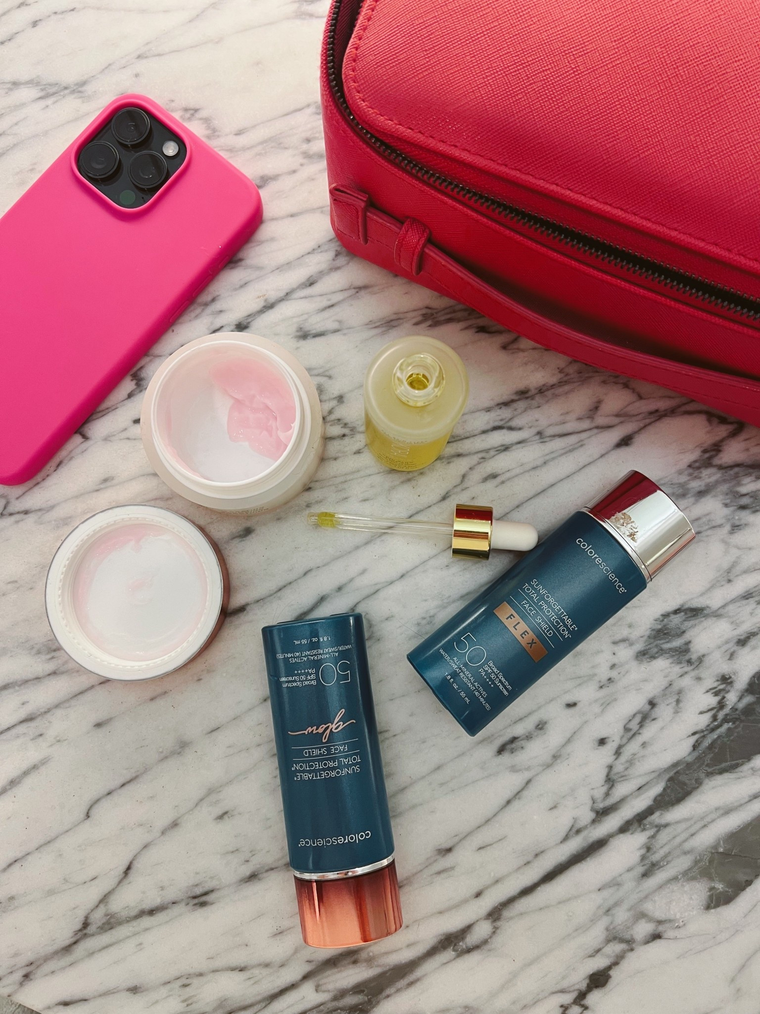 my DAILY skincare // beauty routine - I save the makeup for special occasions… I literally just want to have glass skin and it’s been SOOOO much better since I haven’t been wearing foundation, bronzer, blush, and highlighter…

BASE: 
- face oil
- moisturizer 

“COVERAGE”:
- spf
- tinted spf
- concealer [if necessary]

ALWAYS:
- lip liner [to finish off the look]

MAY 22, 2025

#LTKBeauty #LTKFindsUnder50