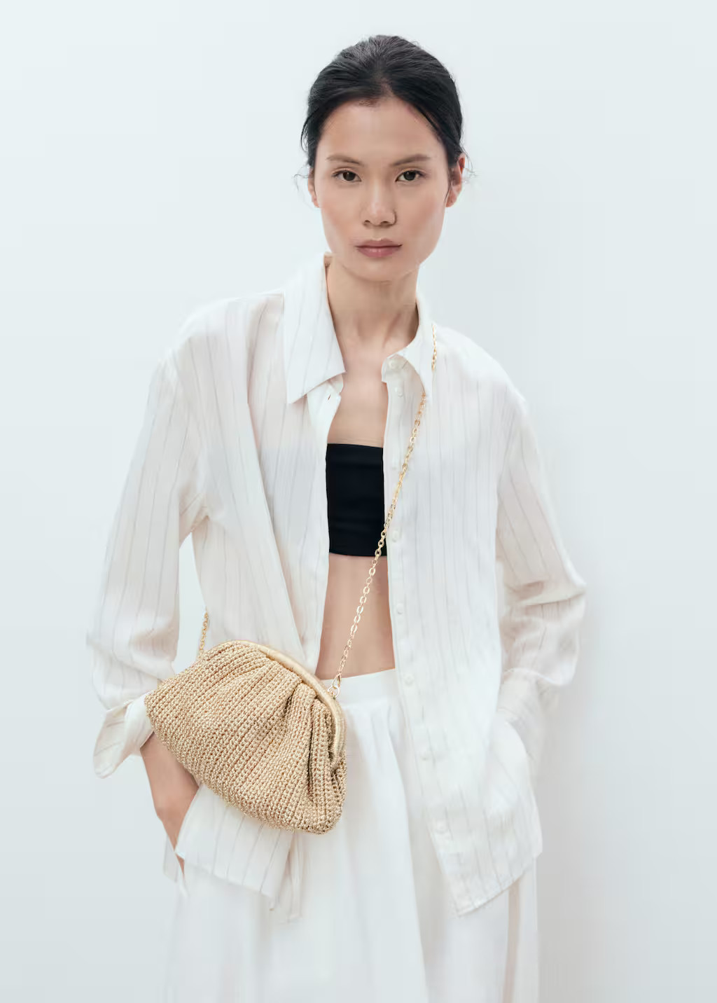 Glossy finish clutch bag gold - Women - One size - MANGO | Mango (US/MX/AU)