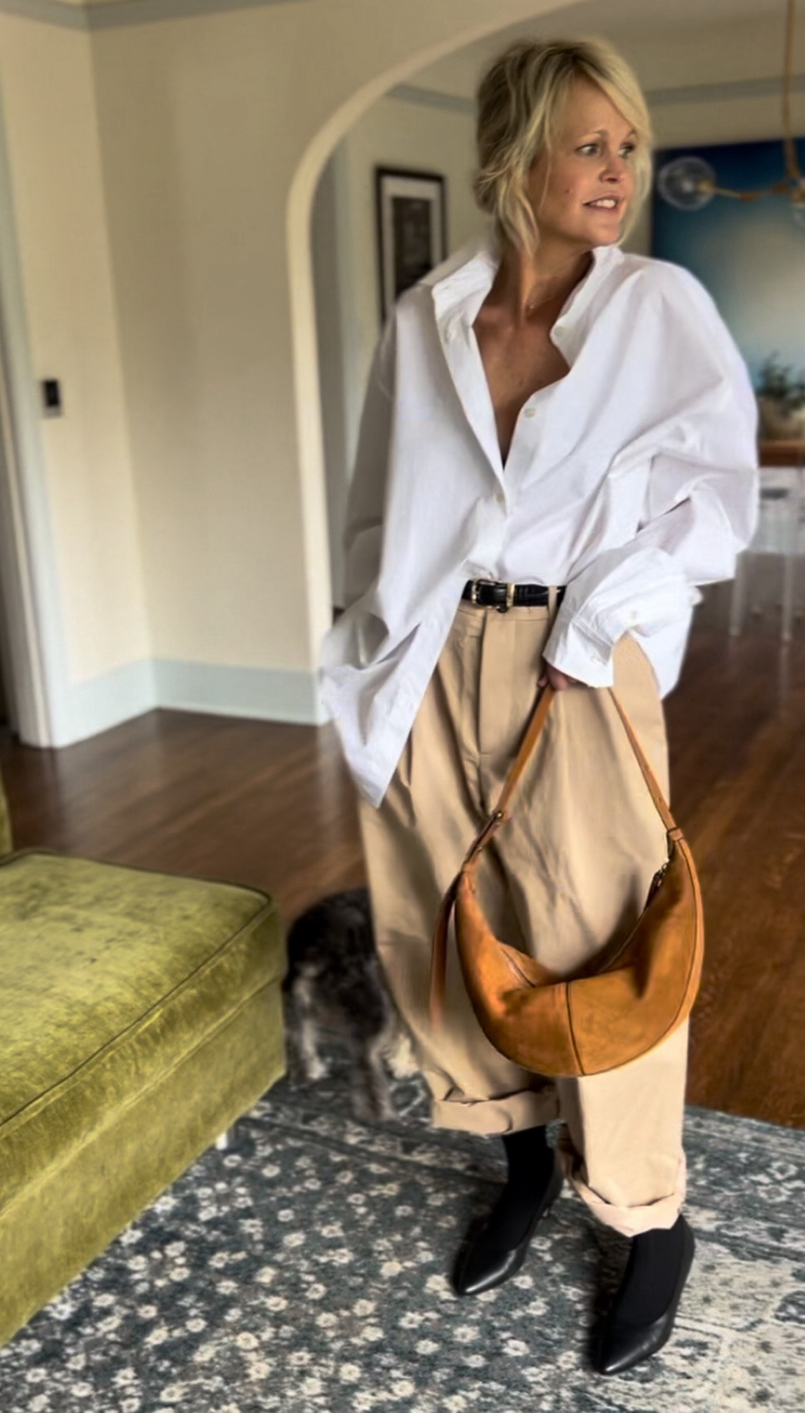 A moment for these pants ☺️

I’m wearing a medium but could have done small 

#saks #sakspartner @saks

#LTKStyleTip #LTKShoeCrush