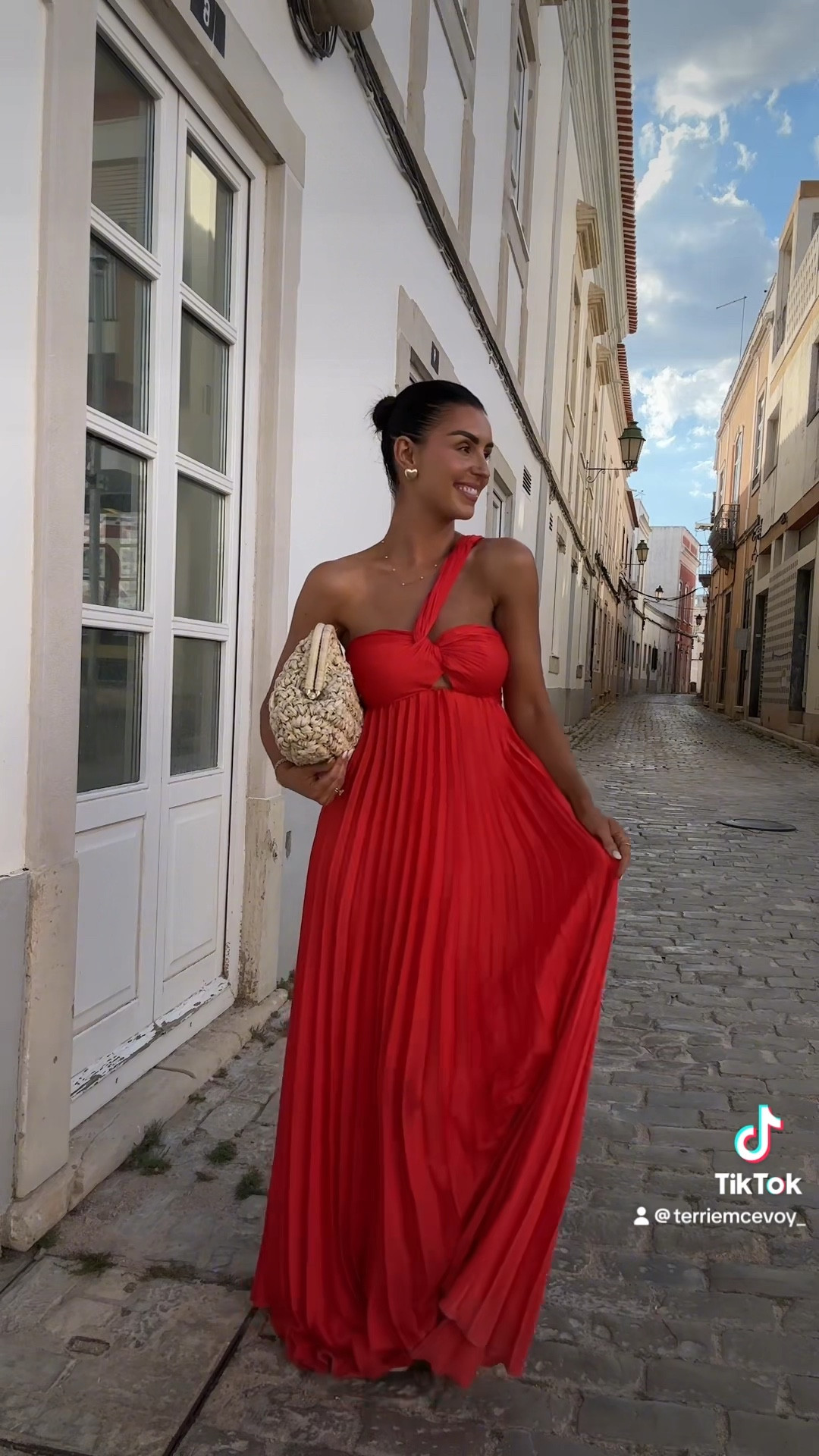 This dresssss🥹

#LTKbeauty #LTKeurope #LTKwedding