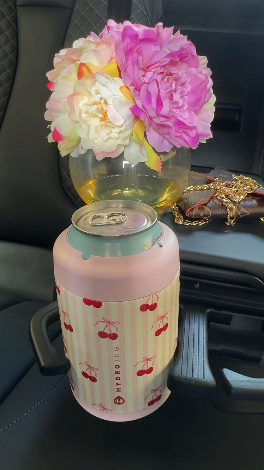 Obsessed w/ my new @HYDROJUG can cooler in "Sweet Cherry" 🌸🍒#hydrojug #hydrojugcancooler #cherry #fallaesthetic #lachiccouture


#LTKTravel #LTKSeasonal #LTKFindsUnder50