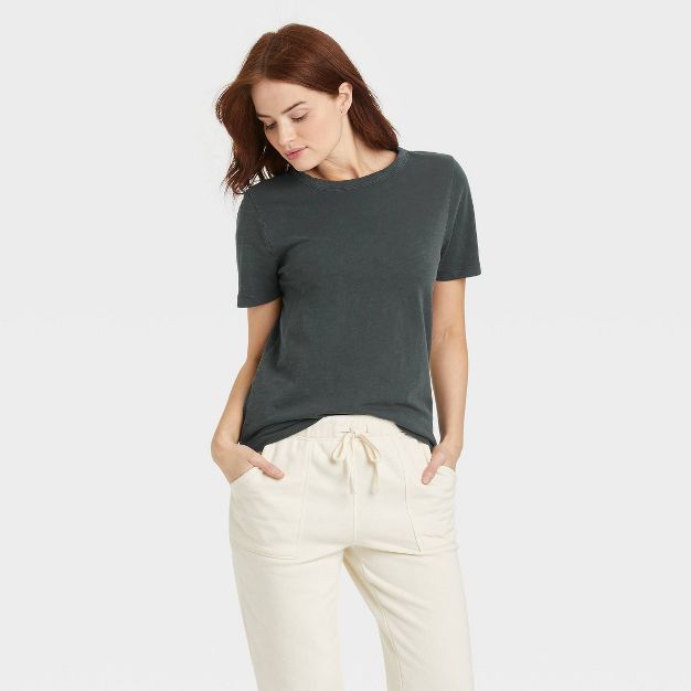 Women's Short Sleeve T-Shirt - Universal Thread™ | Target