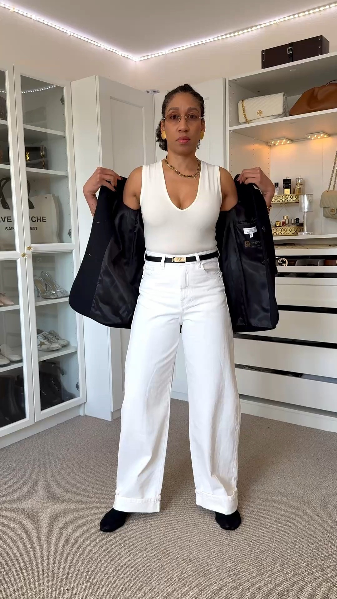 Elevated style for a chic look combining neutral tones, clean lines and affordable basics for an everyday polished outfit that can easily transition from day to night. Perfect if you love chic outfits with a minimal style. 

The bodysuit and trousers are from @ZARA Let me know in the comments you need the ref. 

 #LTKgrwm #LTKootd #LTKOver40