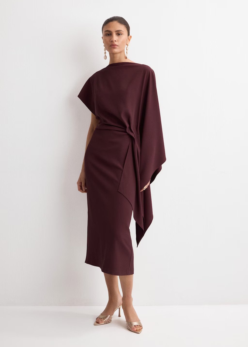 Midi dress with asymmetrical sleeves burgundy - Woman - 4 - MANGO | Mango (US/MX/AU)