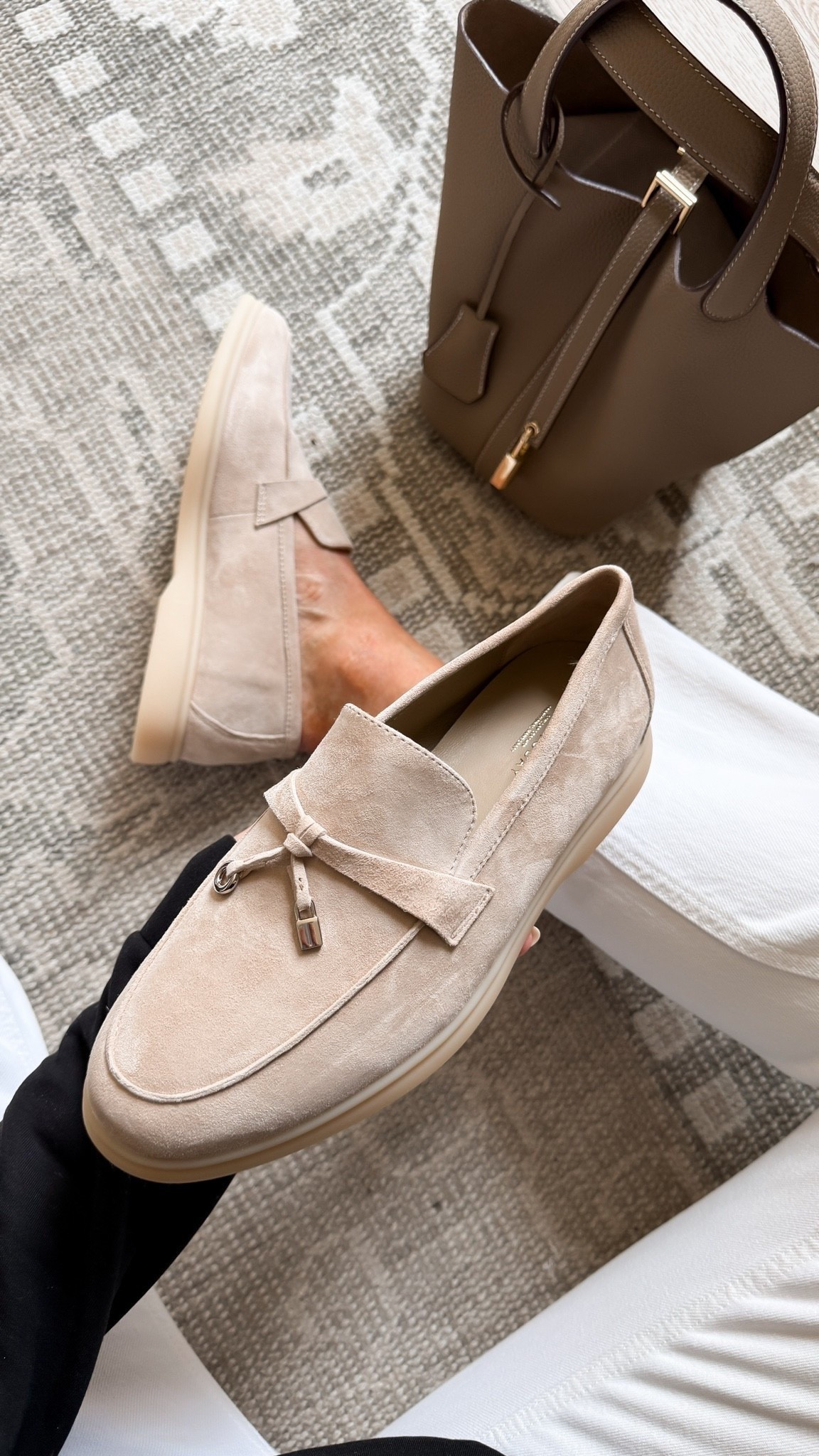 These loafers have been my go-to all spring and summer! They're designer inspired for a fraction of the price and just as beautiful. If you haven’t grabbed these—grab them now for the perfect fall go-to shoe!

#LTKgrwm #LTKootd