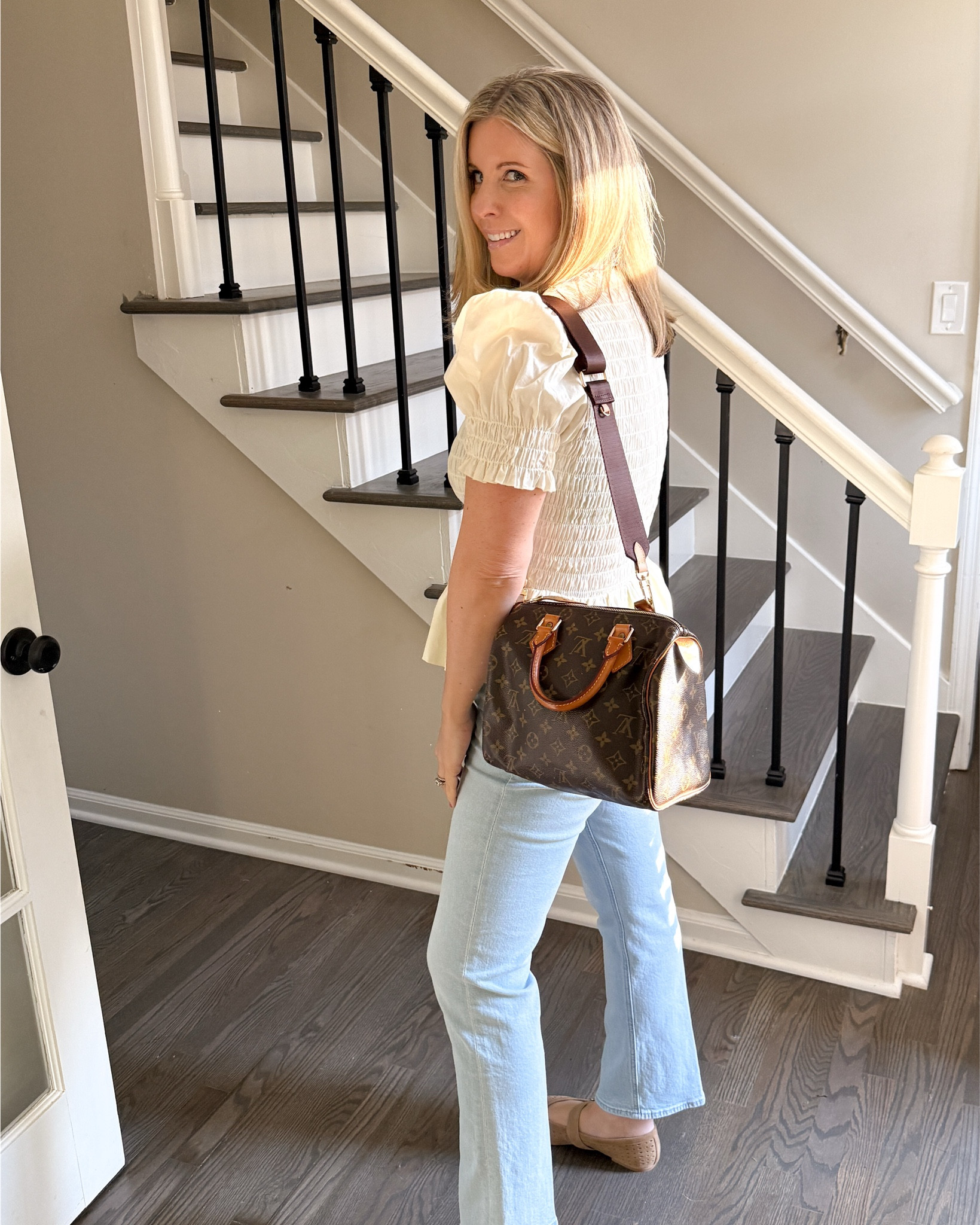 Pants and top on sale and the perfect Spring flat!



#LTKSeasonal #LTKootd #LTKSaleAlert