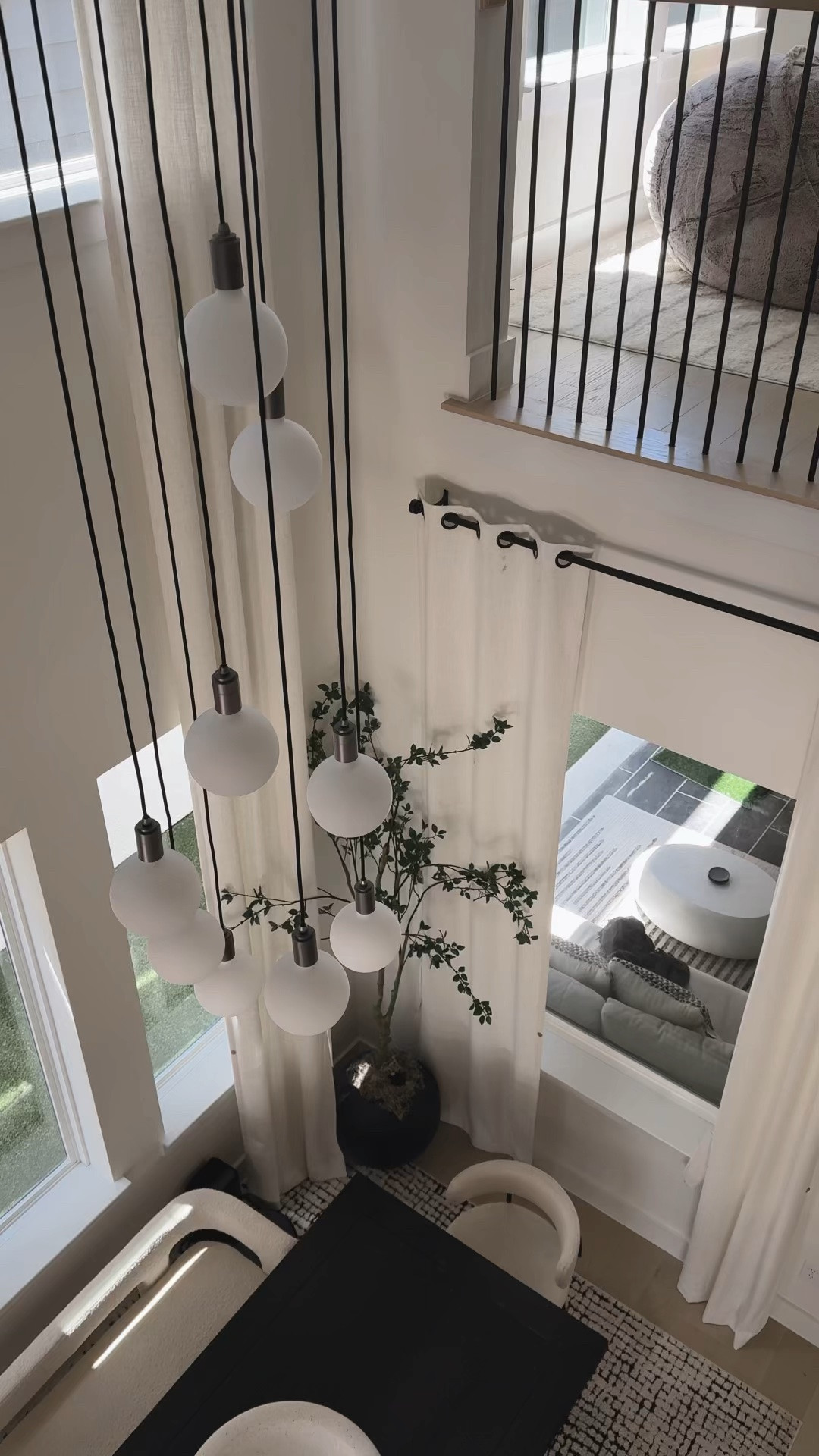 I’m all about pieces that add warmth without adding clutter — statement globe pendants, soft white curtains, a modern black dining table, cozy textured rug, and a minimalist faux tree moment.

#LTKHome #LTKFinds #LTKStyleTip #LTKSaleAlert #ModernHomeDecor #NeutralHomeDecor #DiningRoomDecor #ModernDiningRoom #CozyMinimalist #OrganicModern #HomeDecorFinds #StatementLighting #WhiteCurtains #BlackDiningTable #InteriorStyling

#LTKHome