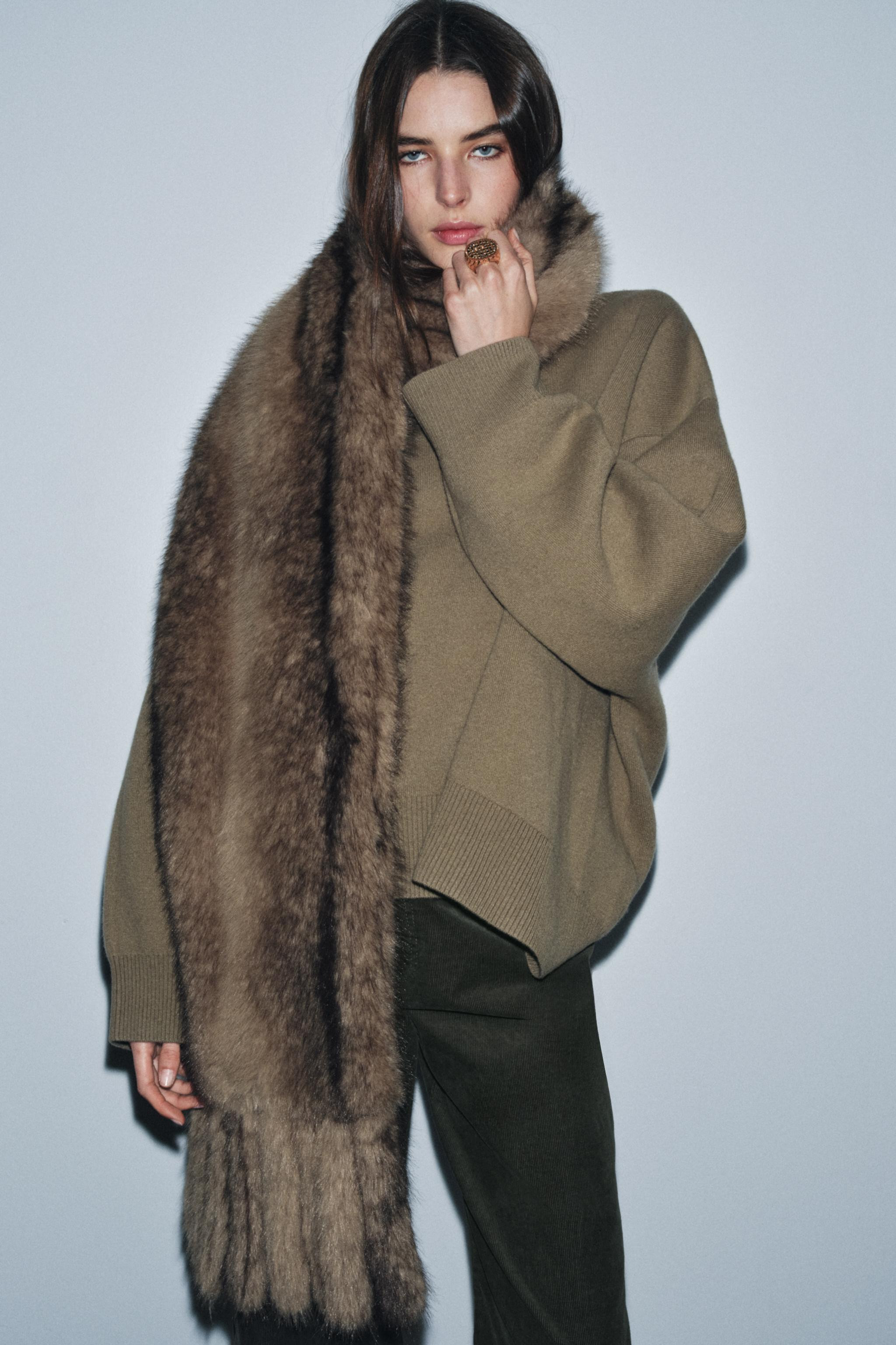 PLAIN FAUX FUR FRINGED SCARF | Zara US