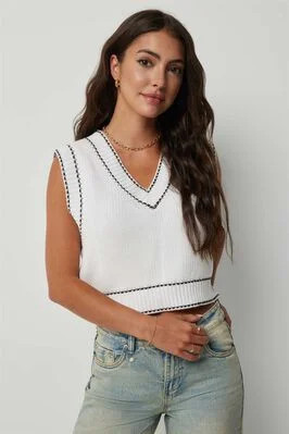 Crop Contrast Stitch Sweater Vest | Ardene