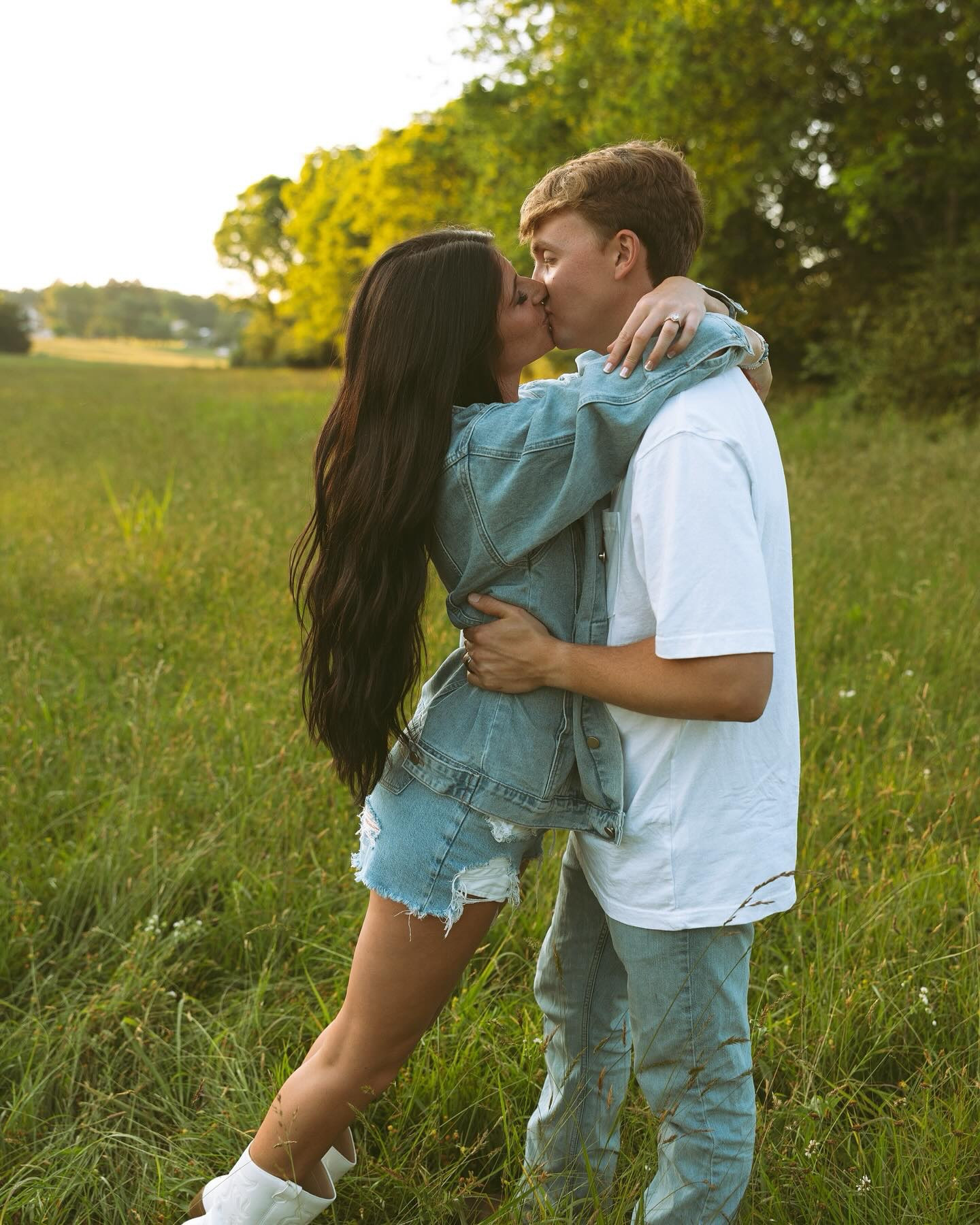 Hey there @kendallgrace.photography 🤠🤠🤠

#tennesseephotographer #nashvillephotographer #nashvillephoto #couplesphotography #authenticlovemag #dirtybootsandmessyhair #bitesandtickles #explorepage