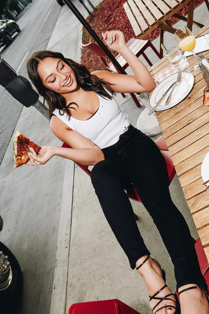 Color:
      black165 | Good American