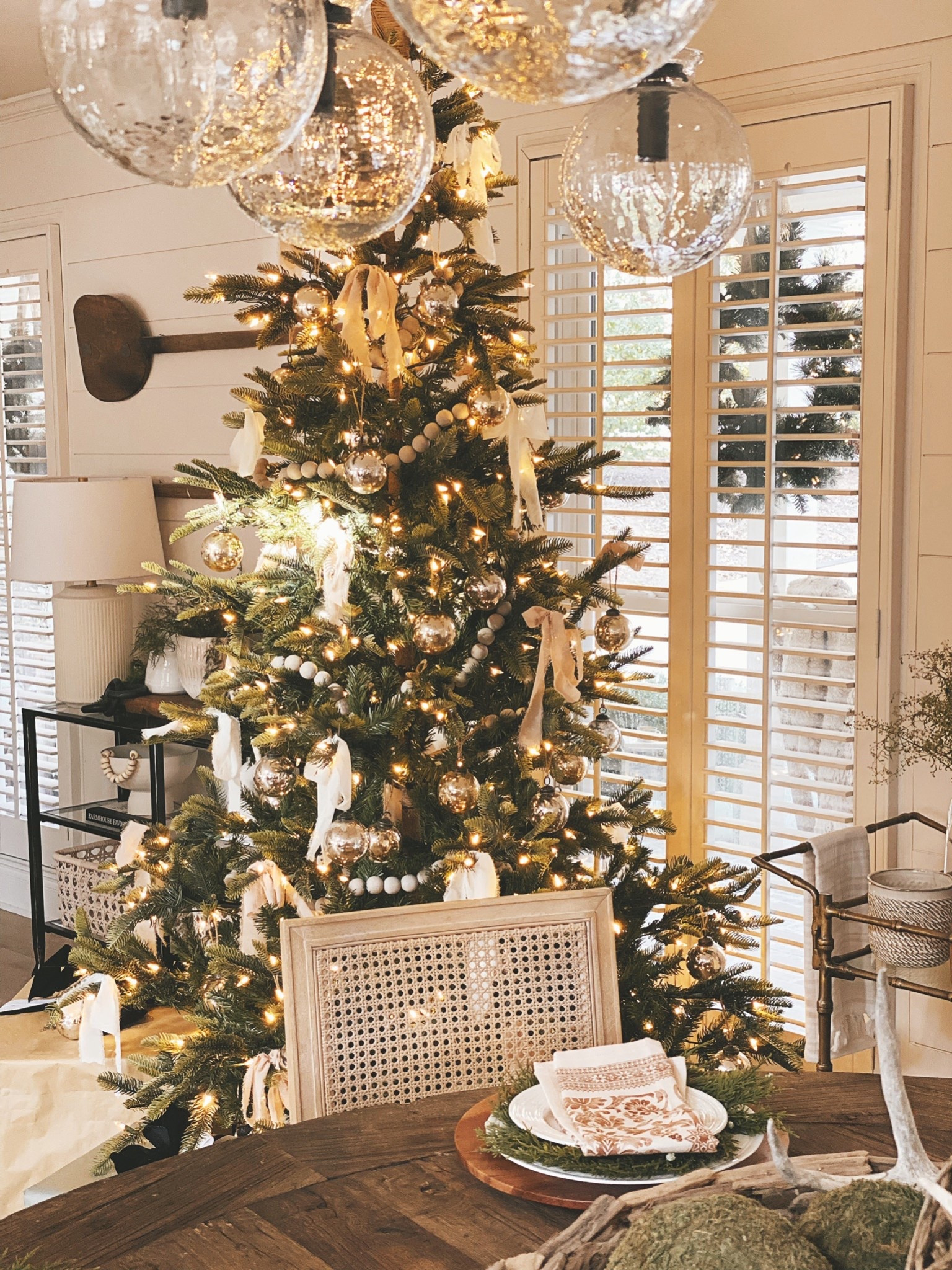 Proof that neutrals can still feel so festive 🎄✨
This Modern Classic Christmas tree is all about texture and warmth — linen ribbons, soft metallic ornaments, and layers of cozy glow. The perfect mix of timeless and inviting.
#porcheandco #modernclassic #christmasdecor #holidayhome #neutralchristmas #cozyinteriors #christmasinspo #holidaystyling #warmneutrals #interiorstyle #festivedecor #classicchristmas #modernclassicinterior #interiordesign
Do you want to bring our dreamy Modern Classic style interior design into your own home? 🏡 You’re in luck! Reserve our Online Interior Design packages today -> https://porcheandco.com/edesign ✨ We can’t wait to work with you & design your home with #porcheandco


#LTKHome #LTKHoliday #LTKStyleTip