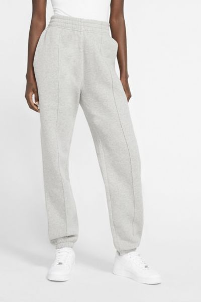 Nike Sportswear Essential Fleece Sweatpant | Urban Outfitters (US and RoW)