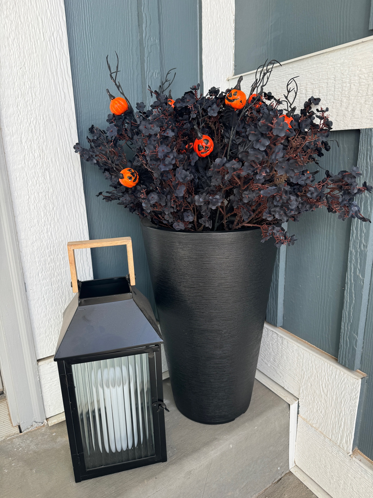 Front porch refresher for Halloween! 🎃 🖤

#LTKSeasonal #LTKHalloween #LTKHome