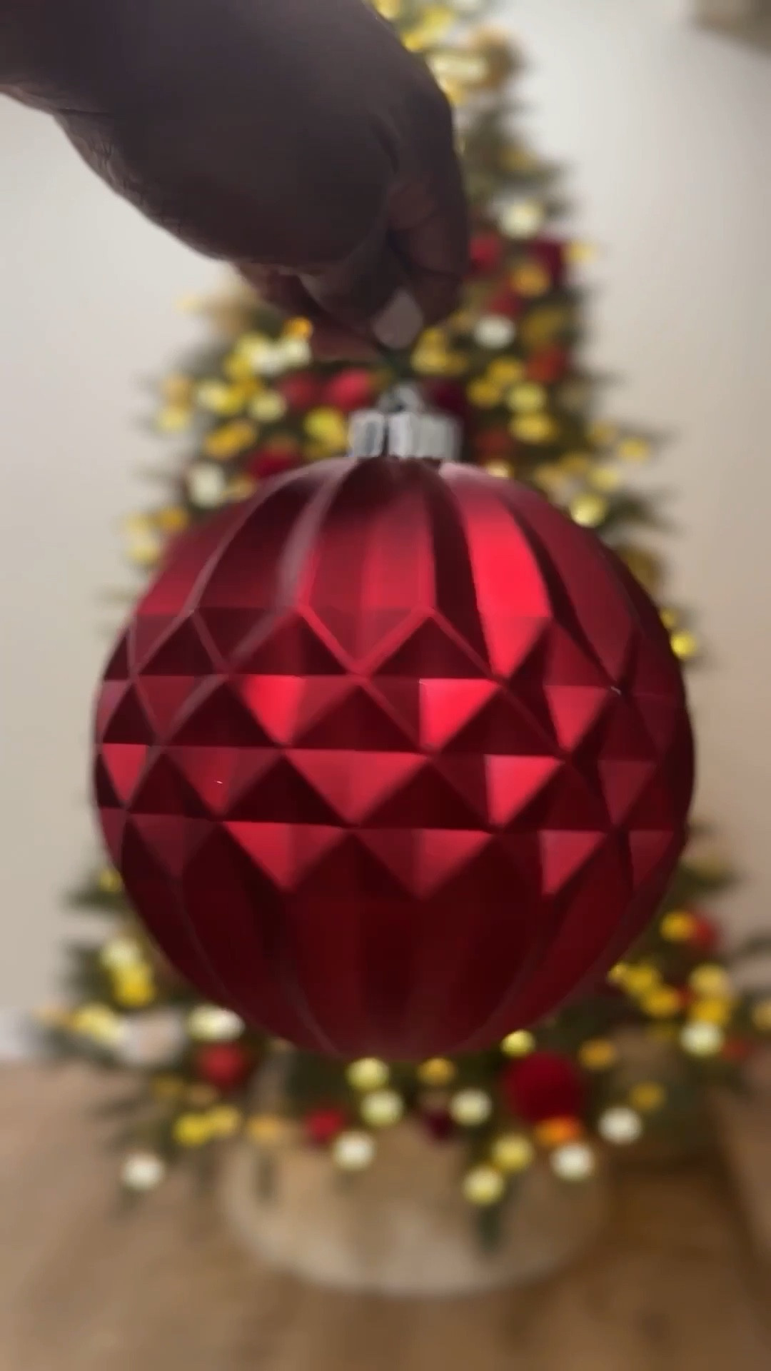 🎄✨ Christmas is less than two weeks away, and if your tree still needs some love, I’ve got you!

I’m sharing all the chic and affordable decor I used to style mine—perfect for a stunning, stress-free holiday vibe.



#LTKWatchNow #LTKFindsUnder50 #LTKHoliday