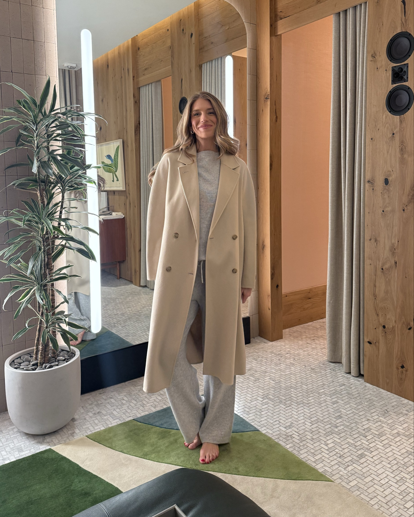 Aritzia Sizing: 
Most items run tts. I wear a medium in most items and size 6 for length. Medium in denim shirt but runs oversized.  Im usually a 4/6 and veer on the 6 side with aritzia. pre pregnancy their jeans run tts and I wear 27 tall and medium tall in any bottoms



Aritzia, holiday outfit, red sweater, bump friendly

#LTKHoliday #LTKTall