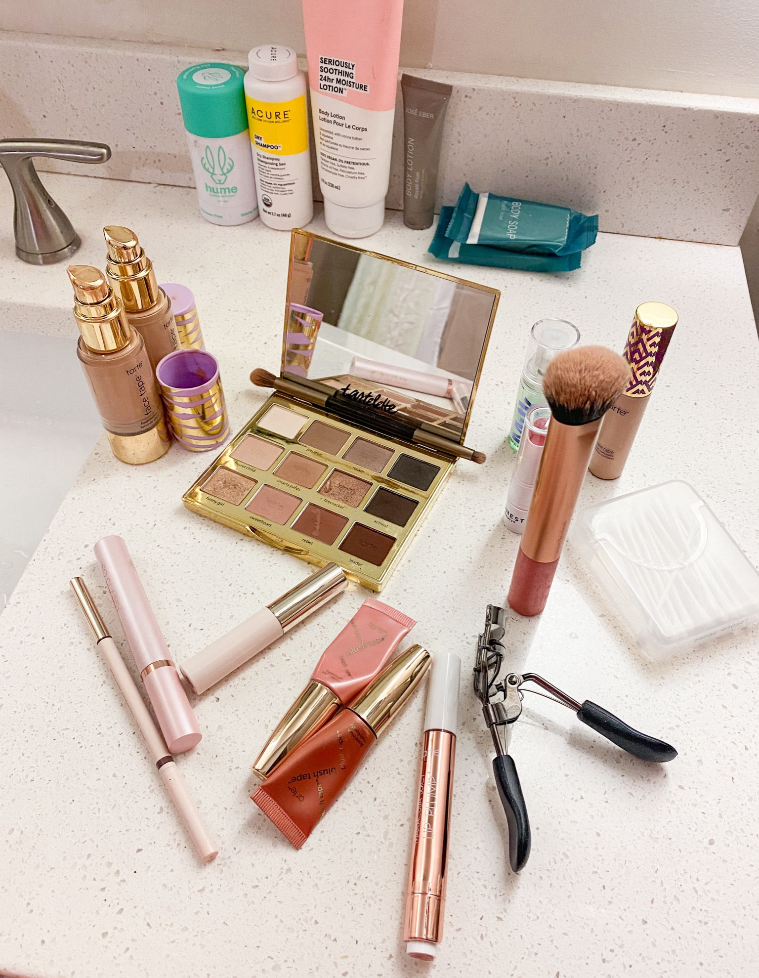 Makeup
Lipstick
Lip gloss
Juicy lip
Eyeshadow palette
grwm
Foundation
Blush brush
makeup routinee
best primer
eyebrow gel
Eyebrow pencil
clean mascara 

#LTKFindsUnder50 #LTKTravel #LTKBeauty