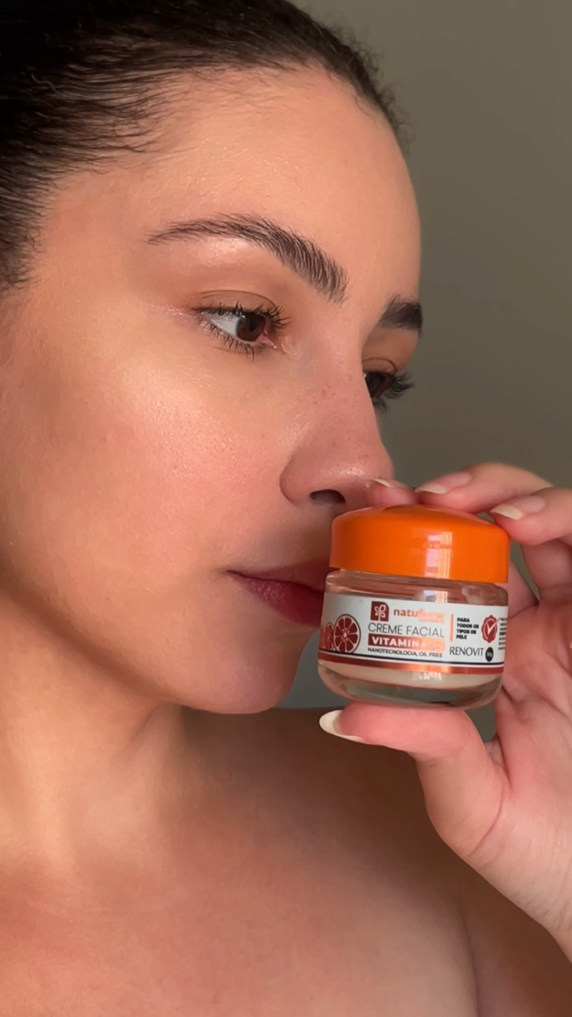 O Creme Vitamina C Nanotecnologia oferece um cuidado avançado para a sua pele. Sua tecnologia nano potencializa os ativos, garantindo maior absorção e prolongando seus efeitos. 🍊✨

#LTKbeleza #LTKbrasil