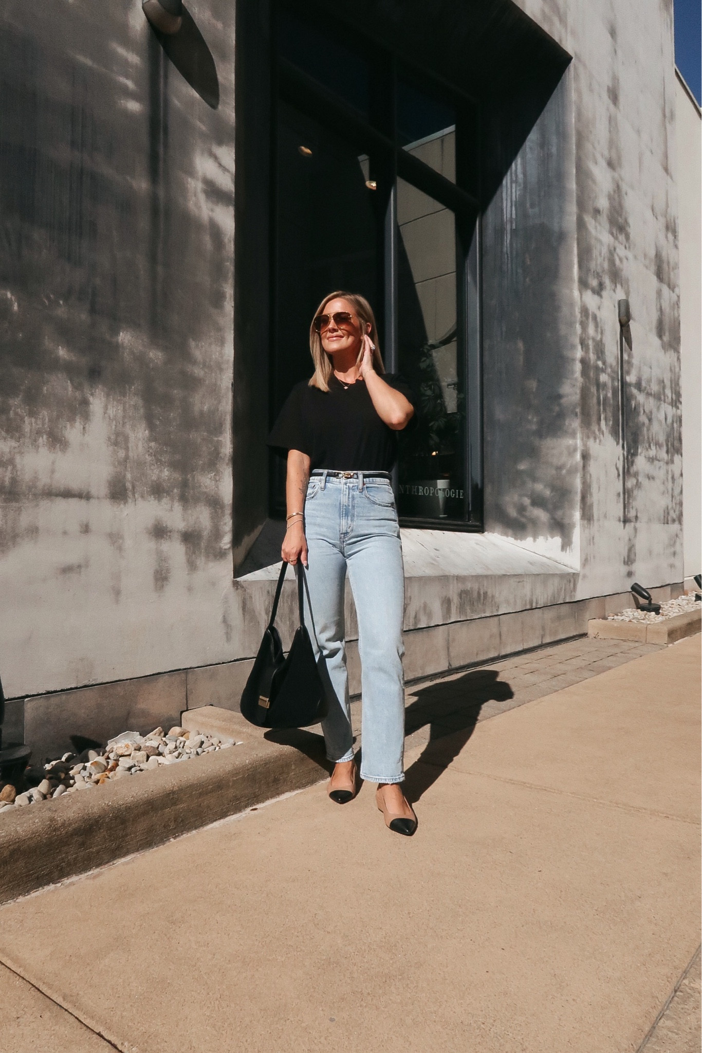 Small Amazon tee / 25 Short jeans / Shoes are true to size and SO comfortable! 🍂

