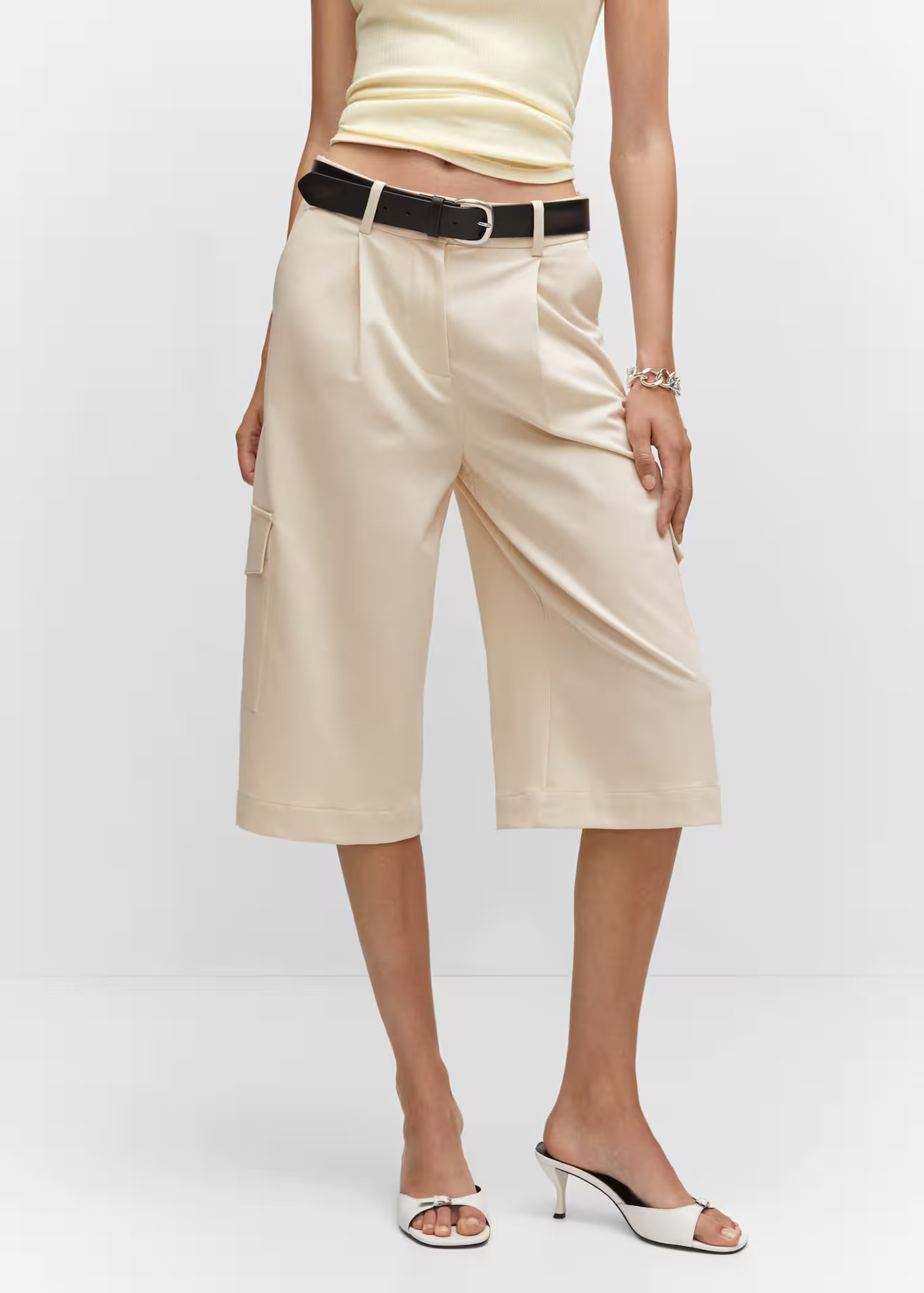 Pleated cargo shorts -  Women | Mango USA | MANGO (US)