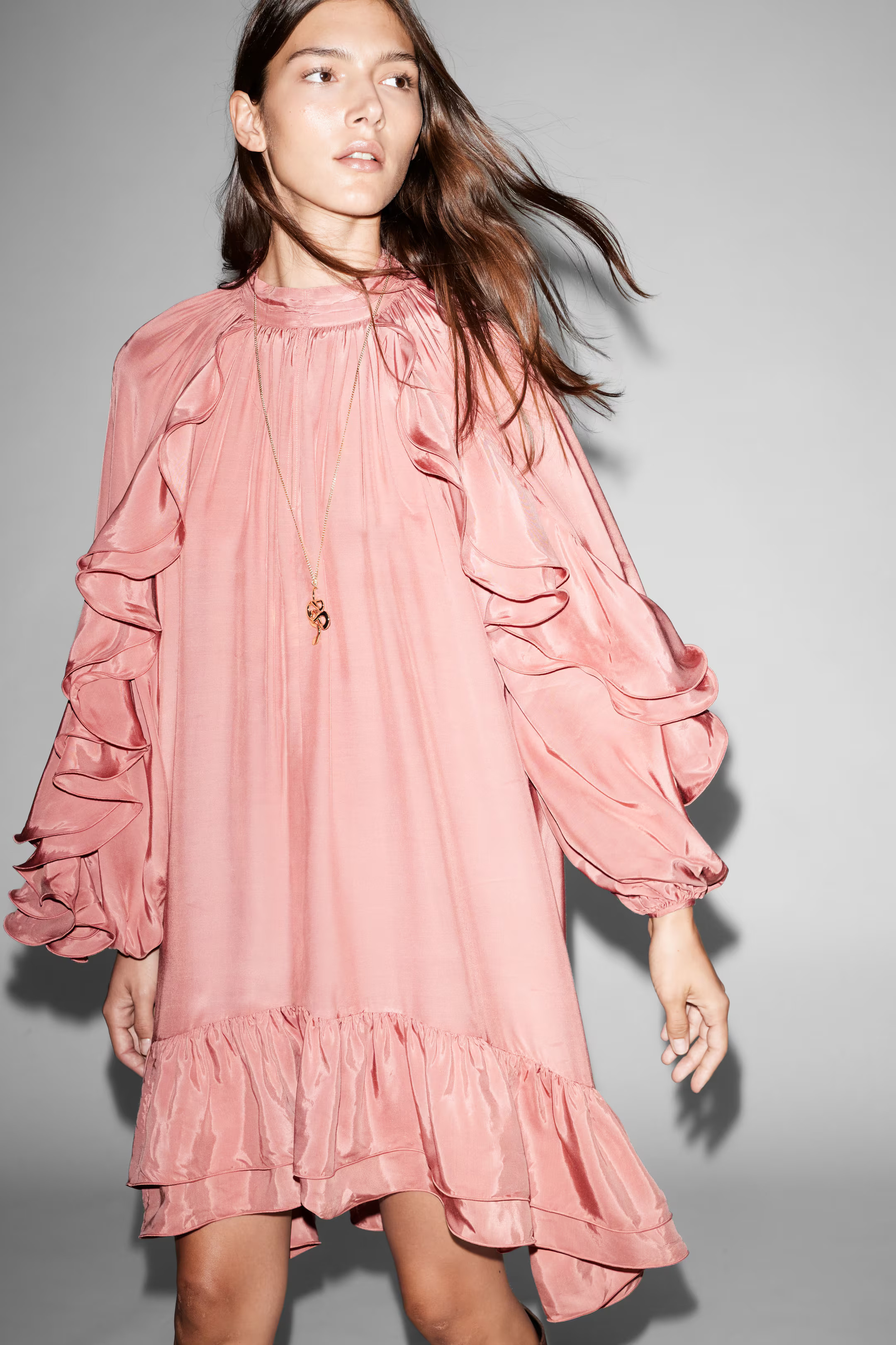 Minikleid mit Rüschen | H&M (DE, AT, CH, NL, FI)