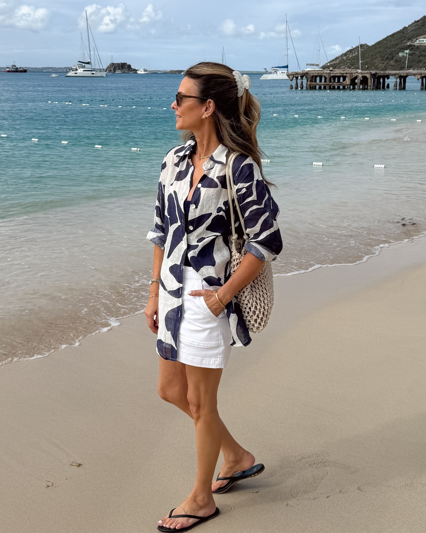 Cover up I’ve worn on repeat sz XS 
-shorts TTS 
- Thongs with arch support TTS 



#LTKTravel #LTKootd