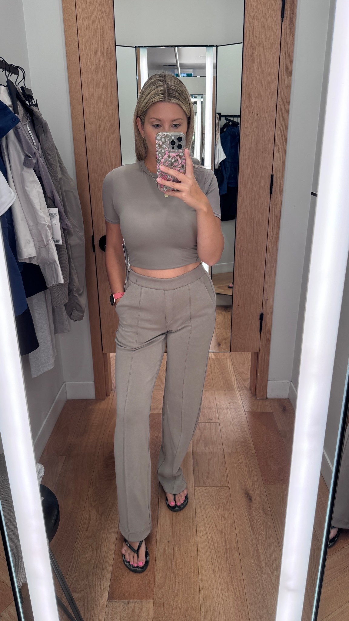 These Lululemon pants are giving leggings-level comfort but look like elevated trousers 👌✨ Perfect for errands, work, travel — literally everything.

Wearing size 4 in the pants TTS. I’m wearing the 29 inch length (I’m 5’3) and these are the perfect length for me. If the shorter length is sold out in this colour, bring it back to Lululemon for free hemming. 

Wearing size medium in the top. I’m normally a small, but these run a bit on the small side.

lululemon mid rise pin tuck pants, lululemon try on haul, lululemon pants review, lululemon styling ideas, lululemon outfit inspo, neutral capsule wardrobe, quiet luxury athleisure, elevated casual outfits, fall outfit, travel outfit, comfy outfit, everyday outfit



#LTKwinter #LTKcanada #LTKfitness