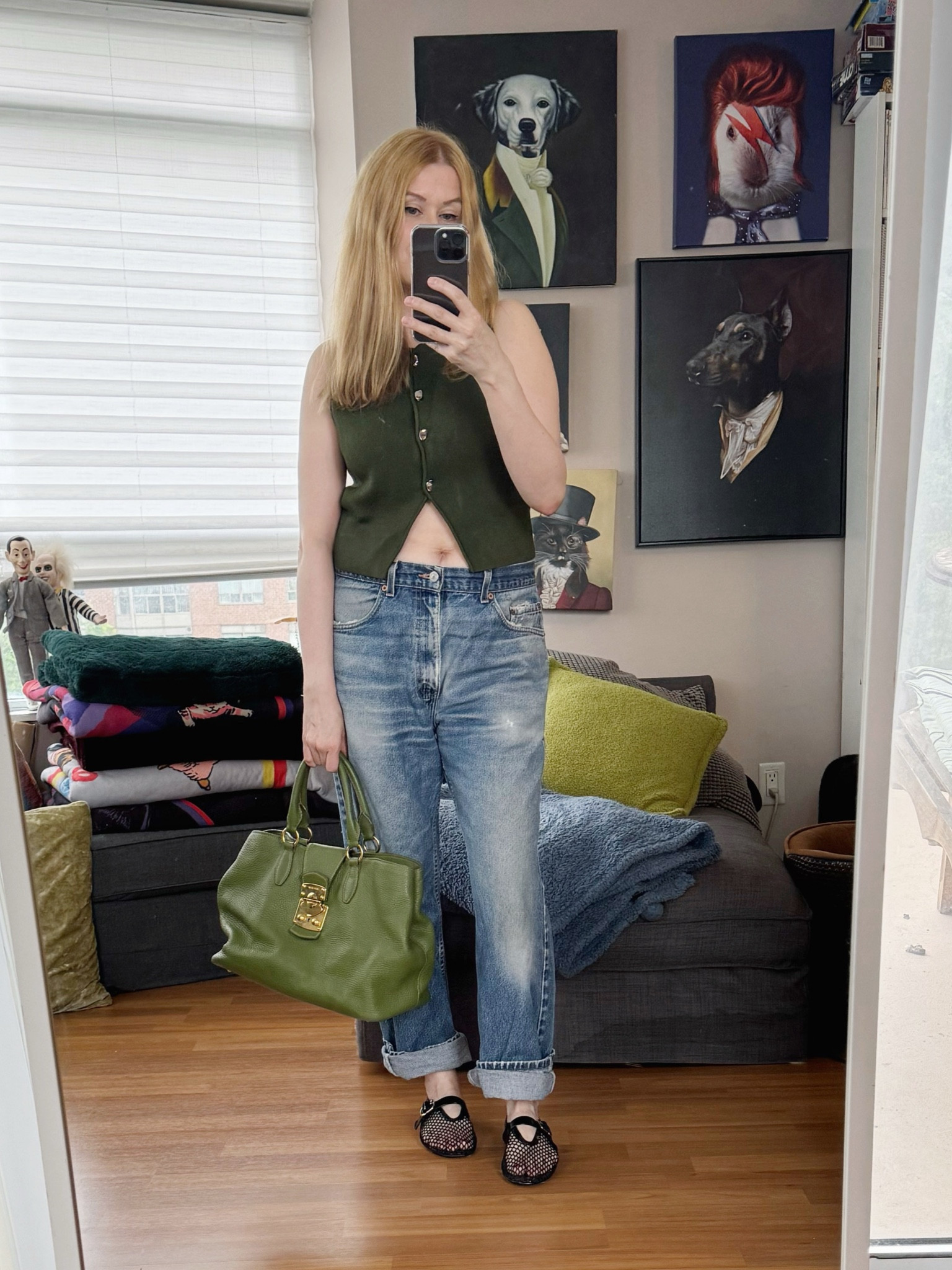 Me and my almost 45 year old stomachs out in all its glory. 90s vibes.
Vintage jeans, secondhand bag.
 •
#summerlook #miumiubag #90sminimalist  #torontostylist #StyleOver40  #secondhandFind #fashionstylist #slowfashion #FashionOver40  #MumStyle #genX #genXStyle #shopSecondhand #genXInfluencer #genXblogger #secondhandDesigner #Over40Style #40PlusStyle #Stylish40


#LTKOver40 #LTKSeasonal #LTKStyleTip