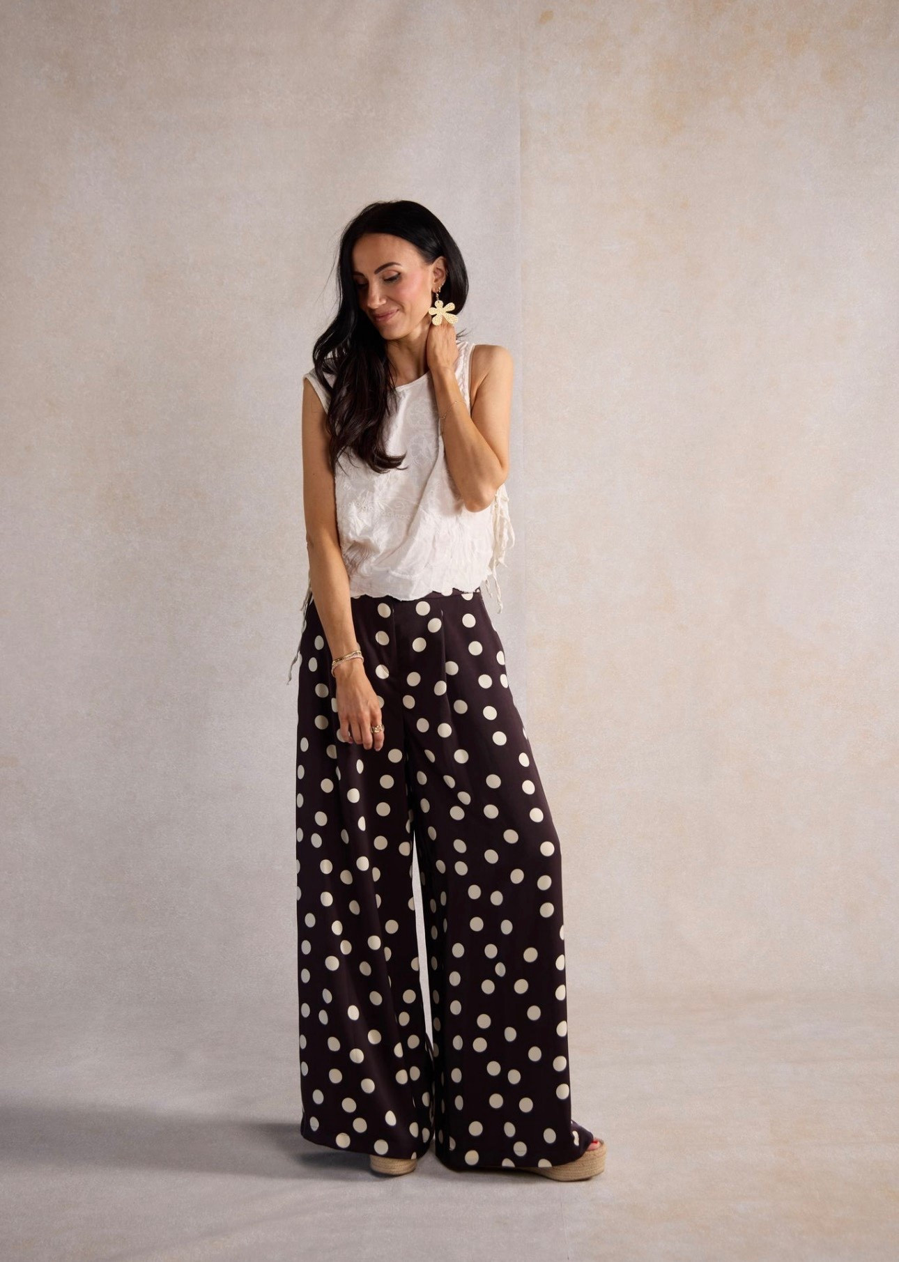 Love these big earrings with a bold print 