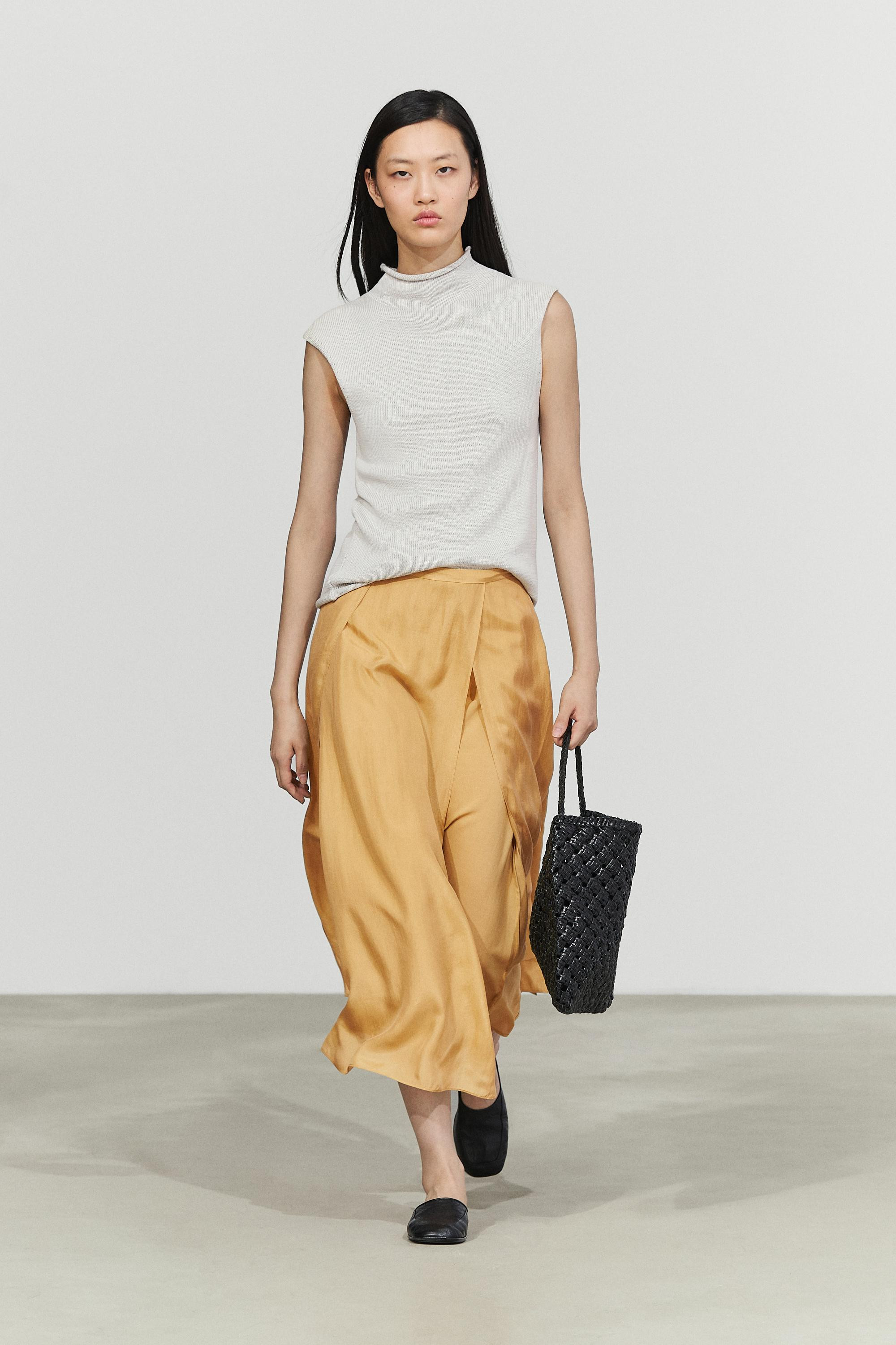 Total look 100% silk flowing midi skirt | Massimo Dutti US