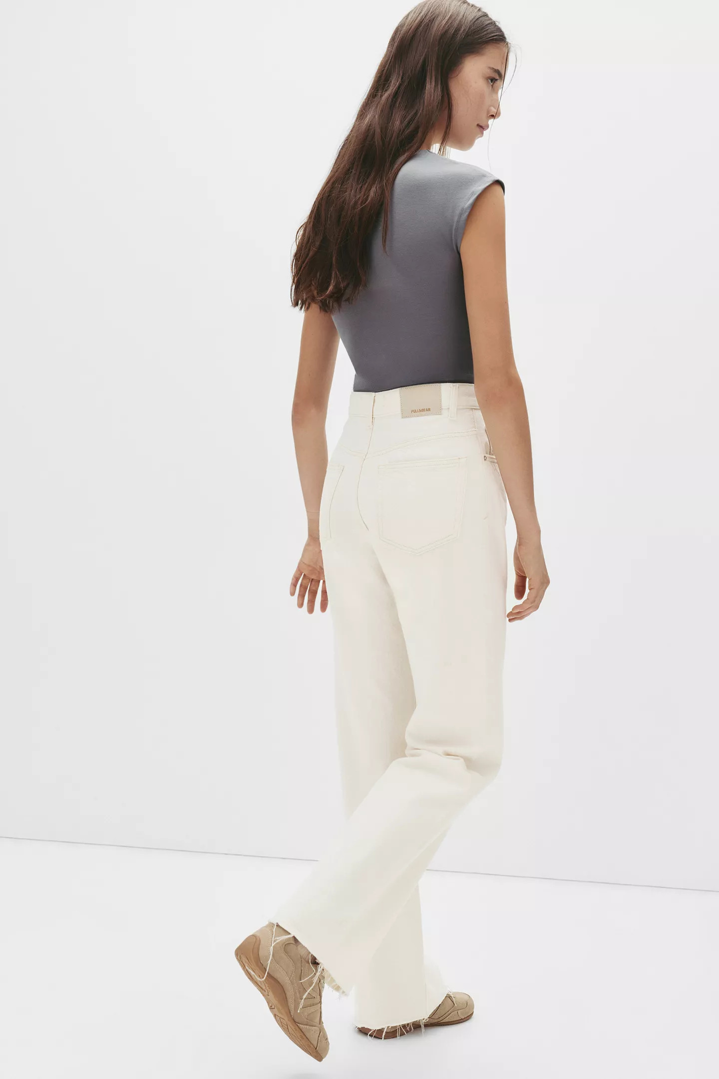 Straight-leg high-waist jeans | PULL and BEAR UK