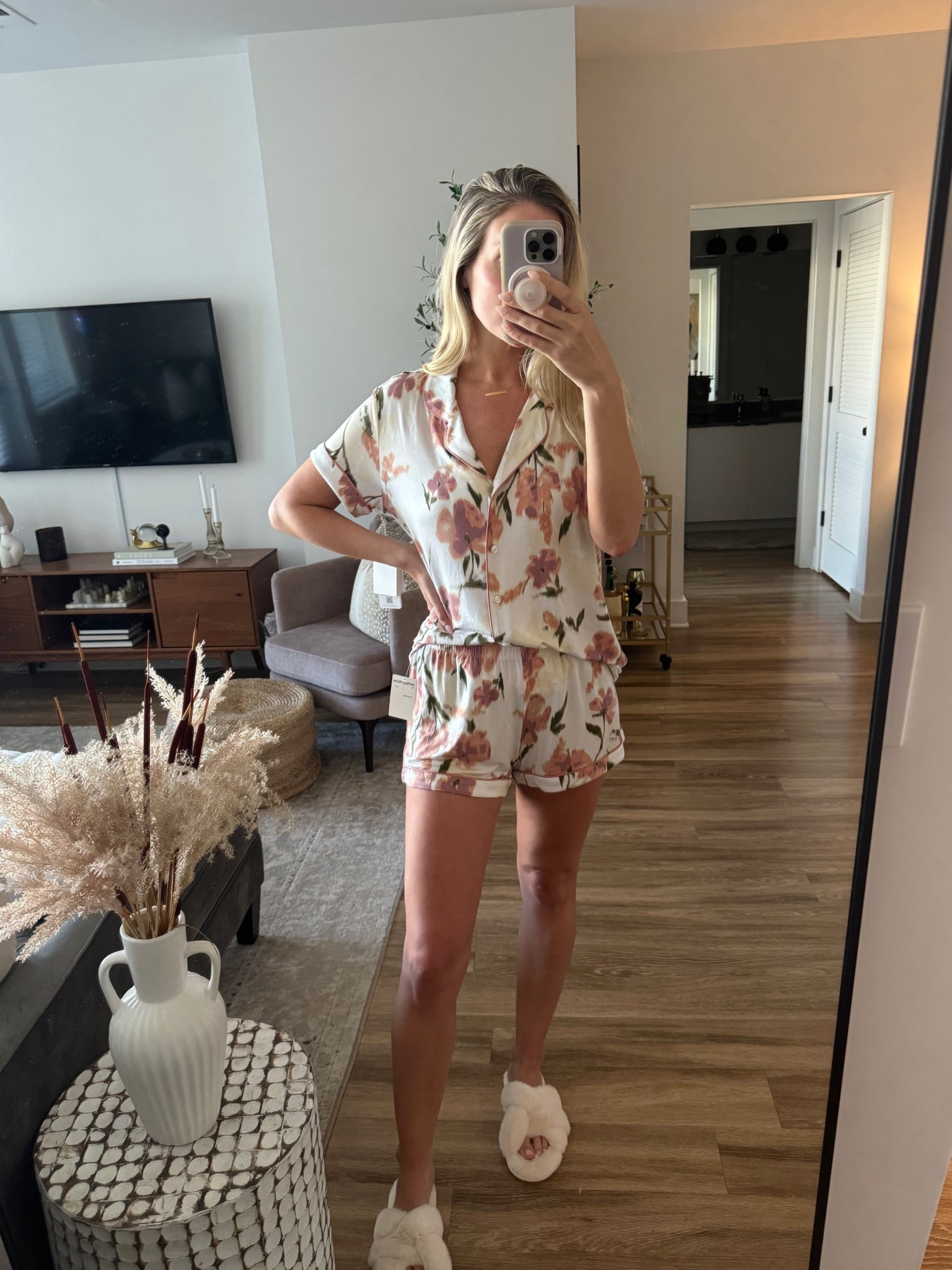 Found the softest pajama set and it comes in a bunch of colors! 

I’m wearing a size small 

#LTKSaleAlert #LTKBeauty #LTKTravel