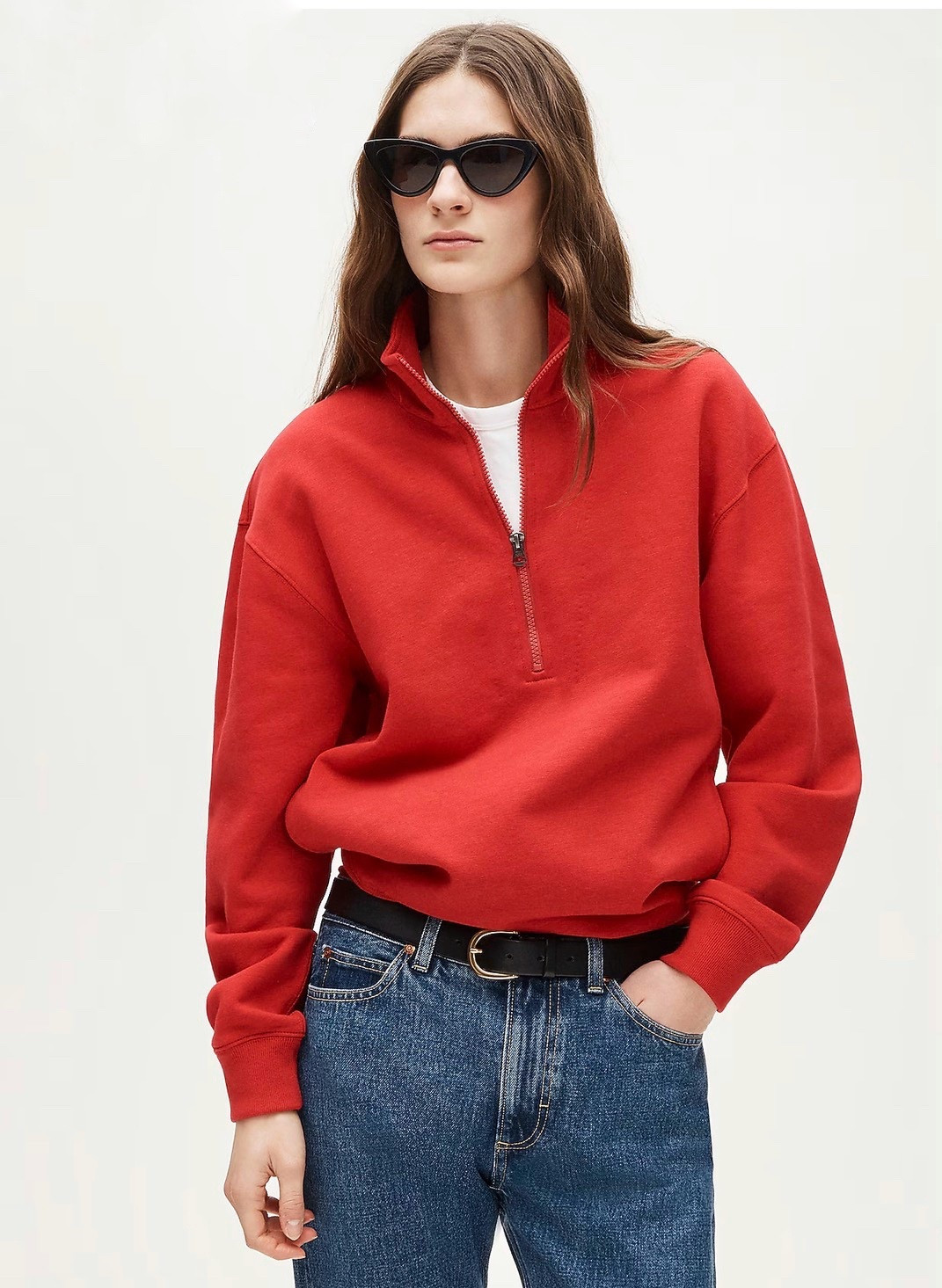 This is a men’s top. To find your women's size, order one size down for a comfortably relaxed fit. For example, a men's small is similar to a women's medium.